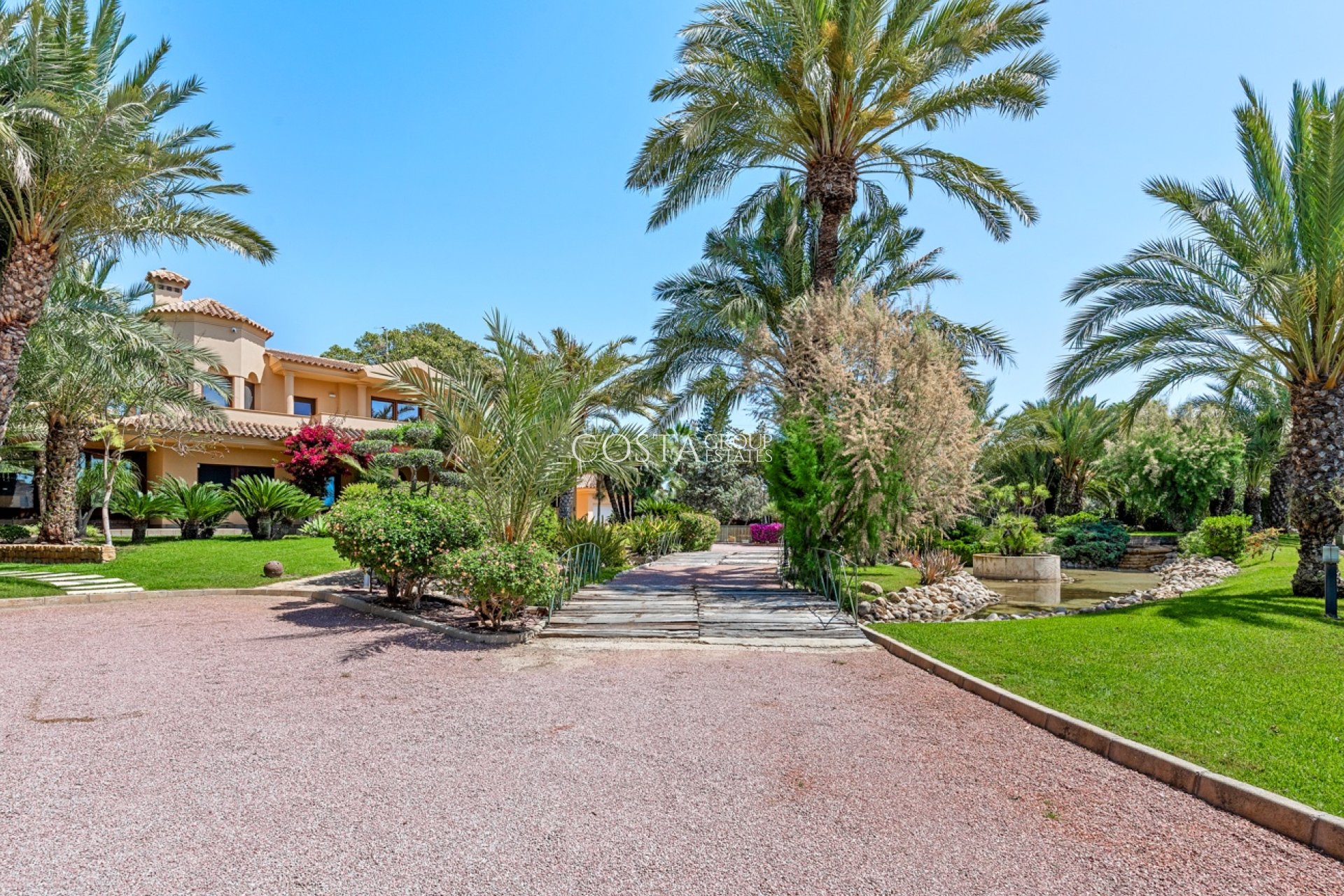 Herverkoop - Villa -
Elche