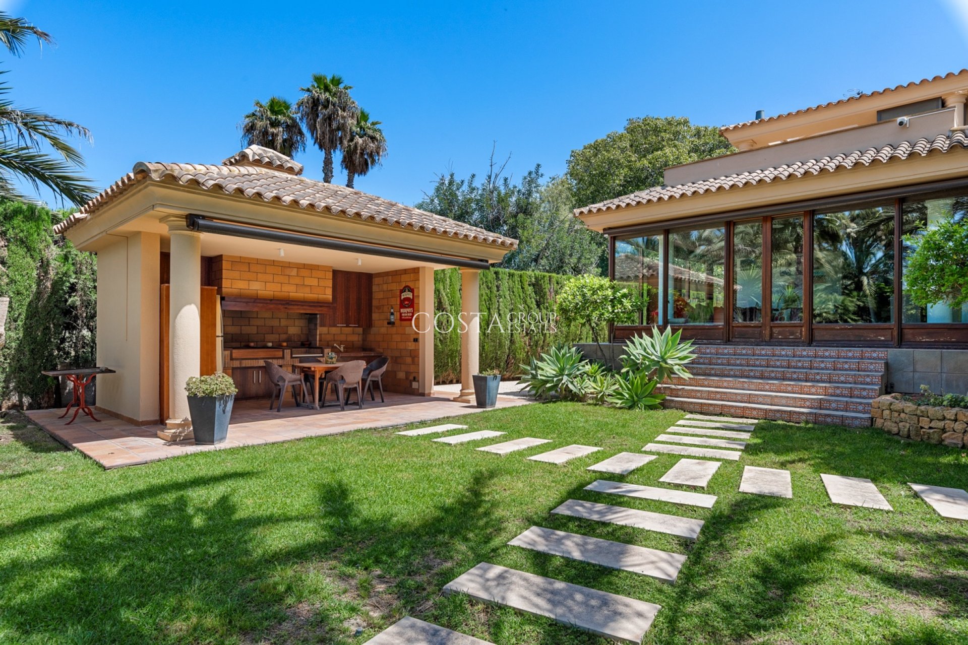 Herverkoop - Villa -
Elche