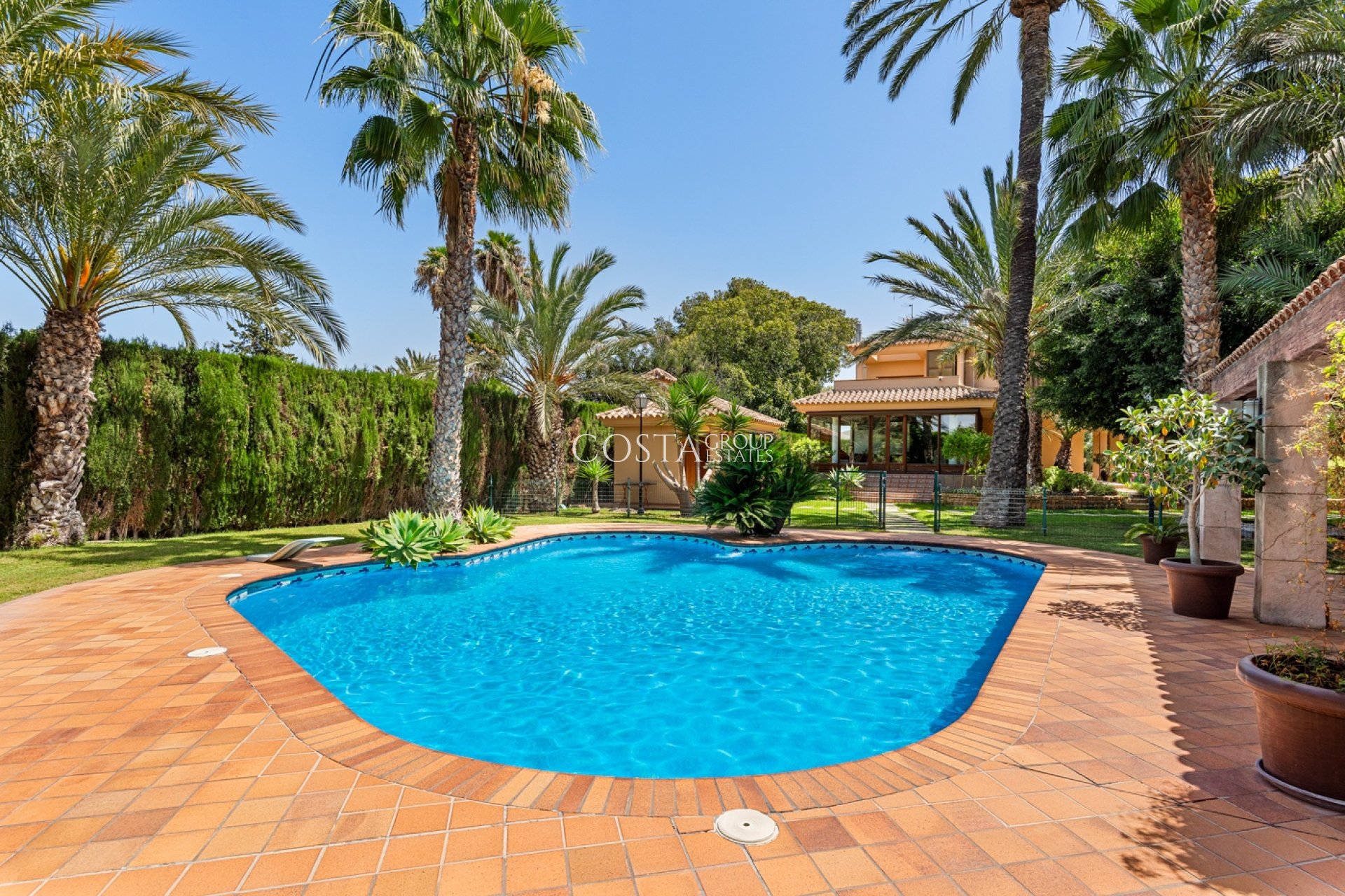 Herverkoop - Villa -
Elche
