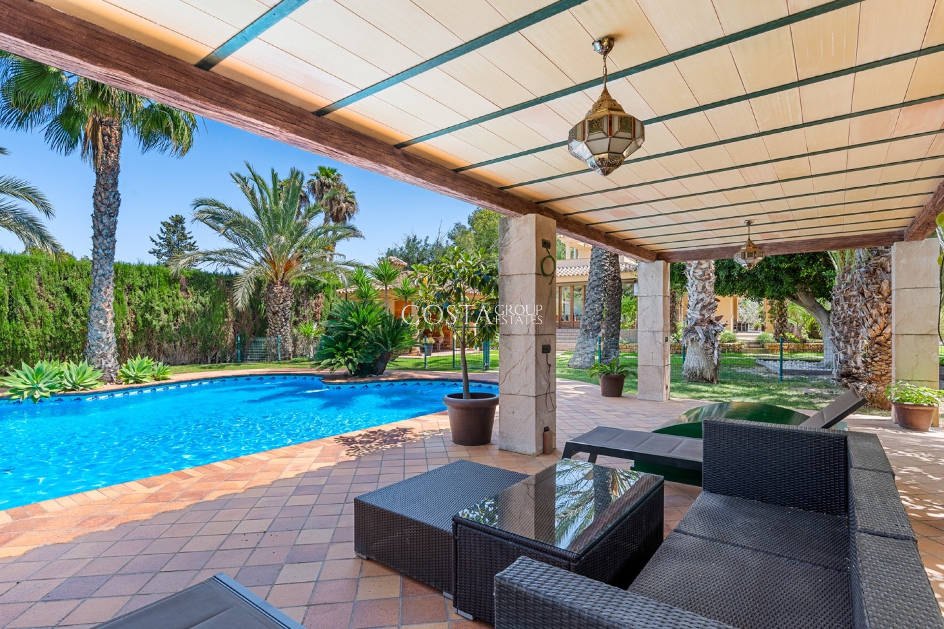 Herverkoop - Villa -
Elche