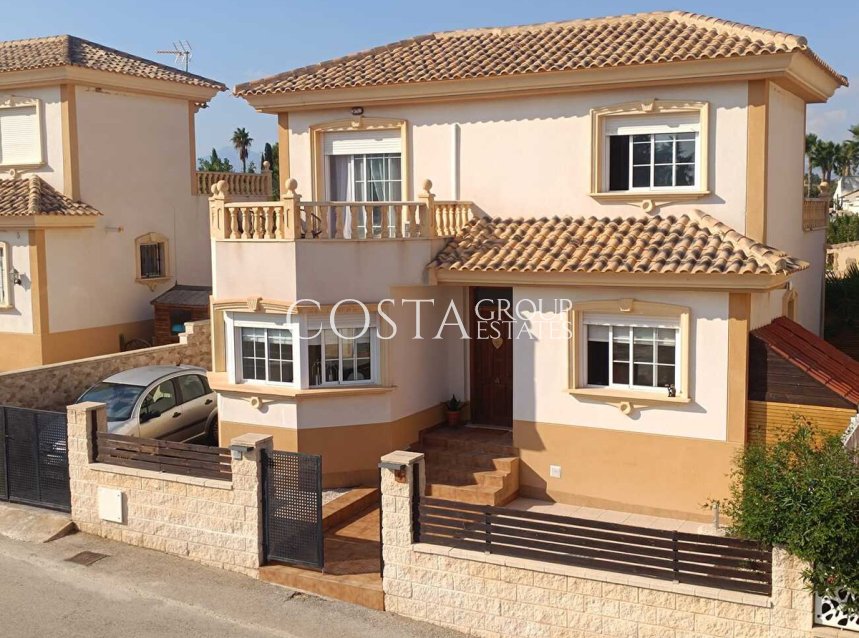 Herverkoop - Villa -
Fortuna - El Reloj