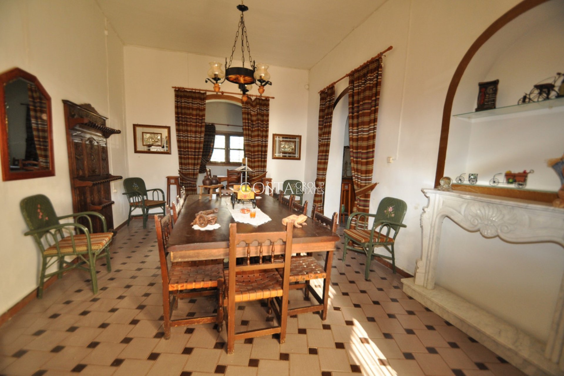 Herverkoop - Villa -
Fortuna - Fortuna Centro