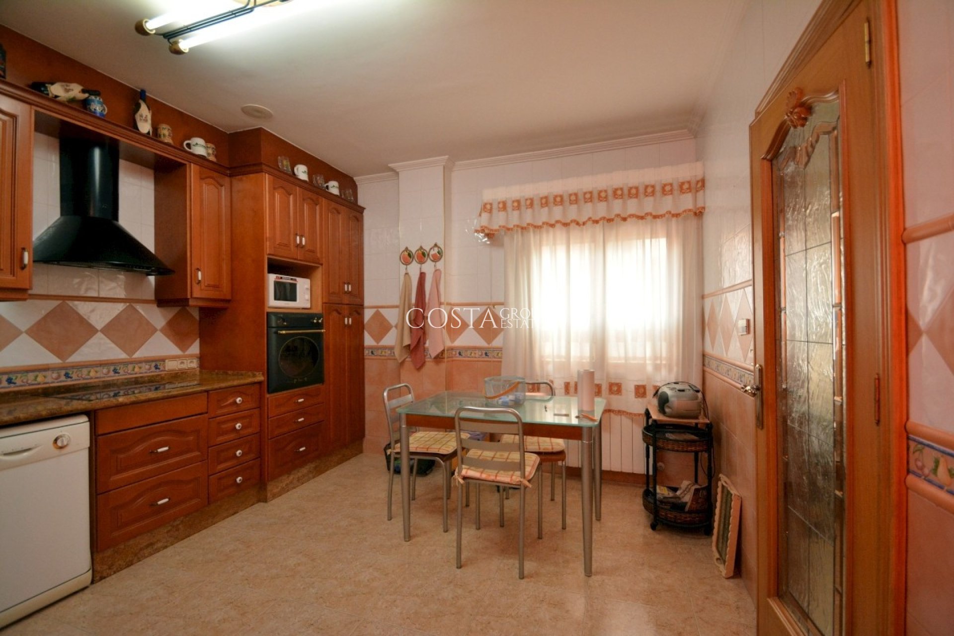 Herverkoop - Villa -
Guardamar del Segura - Guardamar del Segura Centro