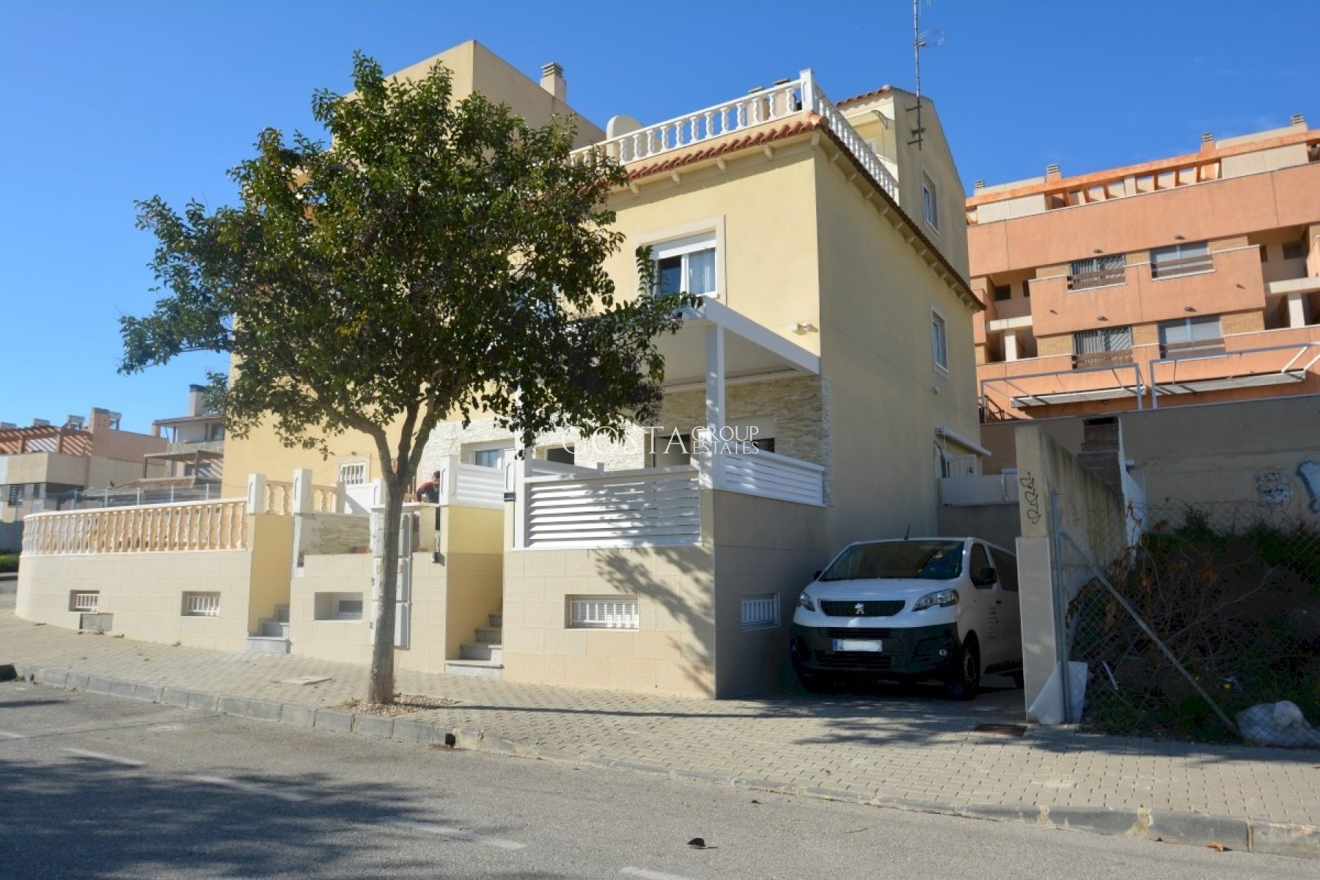 Herverkoop - Villa -
Guardamar del Segura - Guardamar del Segura Centro