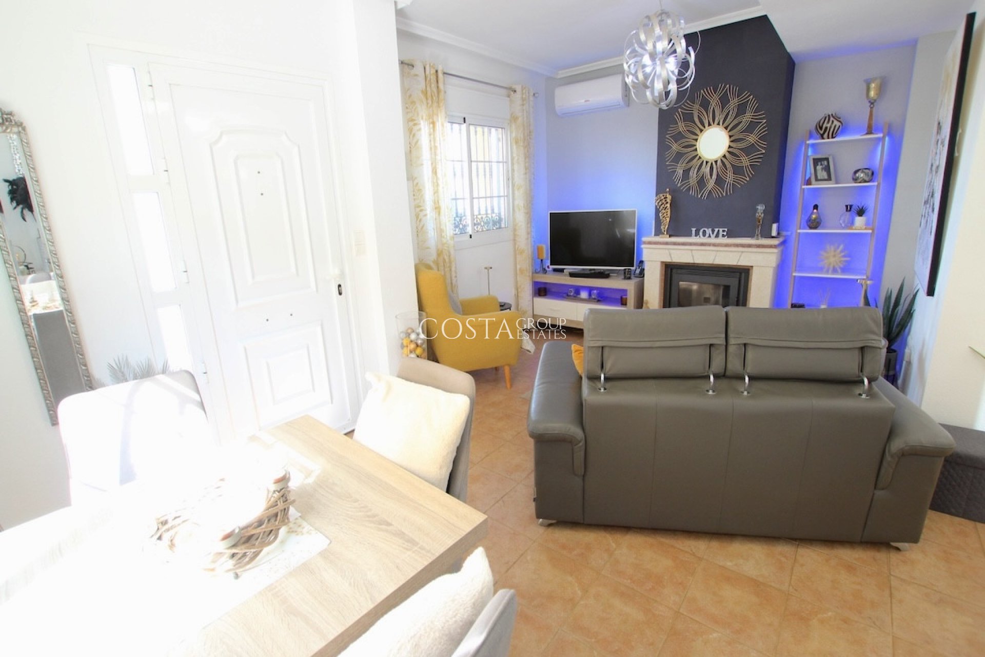 Herverkoop - Villa -
Guardamar del Segura - Guardamar del Segura Centro