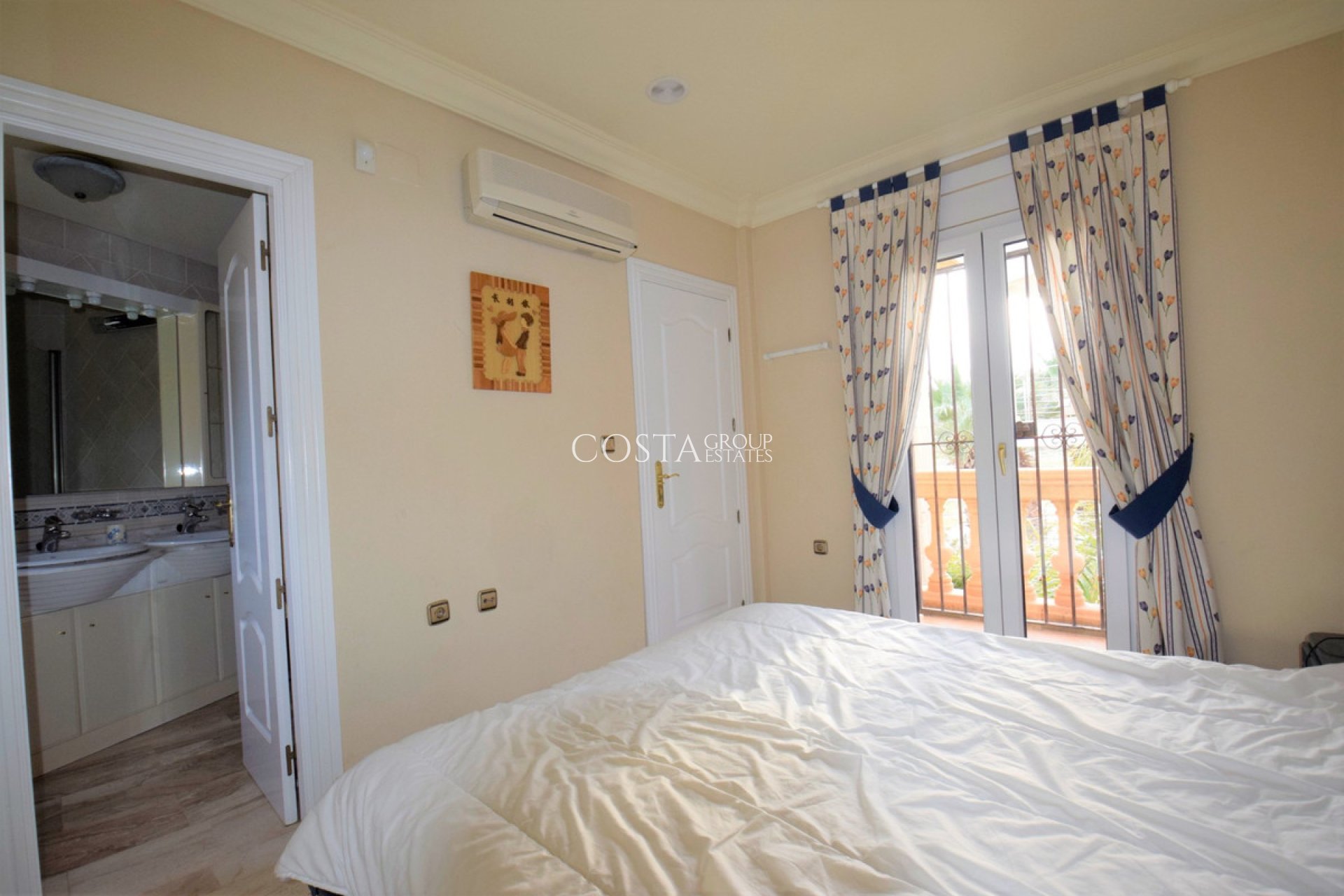 Herverkoop - Villa -
Guardamar del Segura - Guardamar del Segura Centro