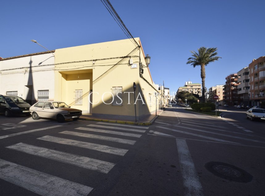 Herverkoop - Villa -
Guardamar del Segura - Guardamar del Segura Centro