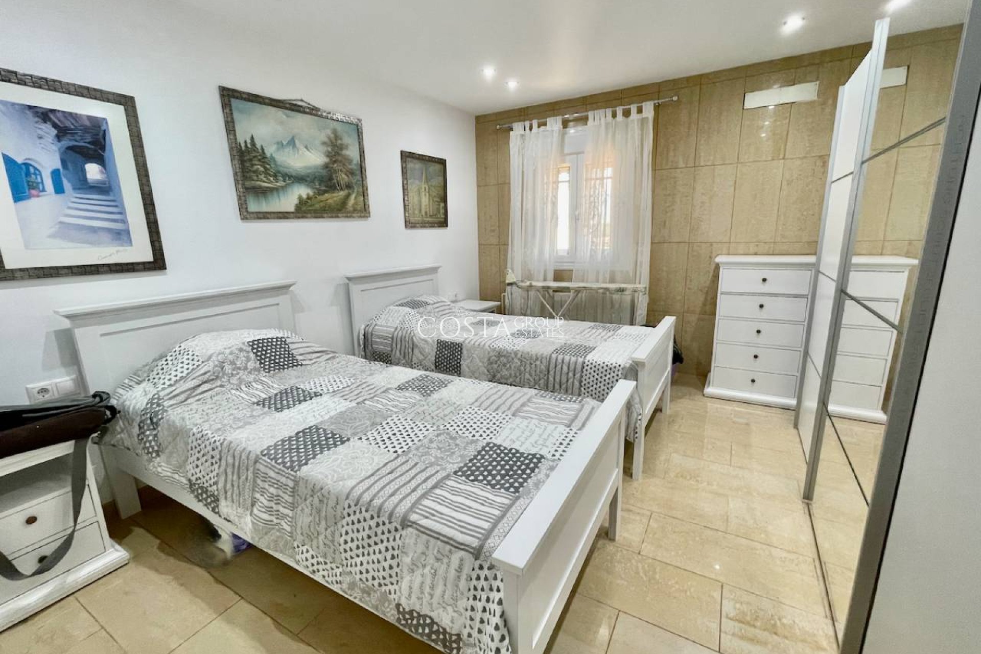 Herverkoop - Villa -
Guardamar del Segura