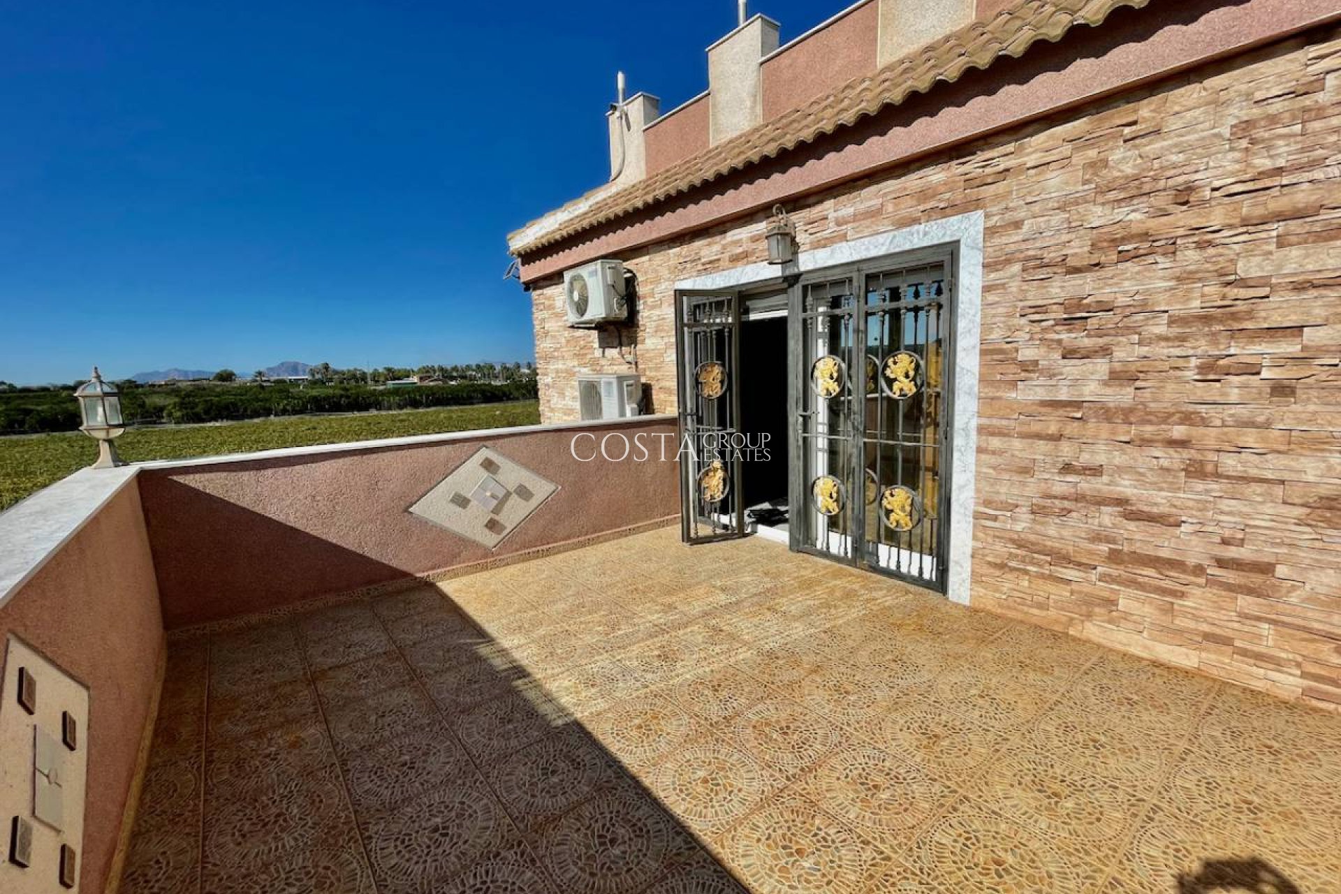 Herverkoop - Villa -
Guardamar del Segura