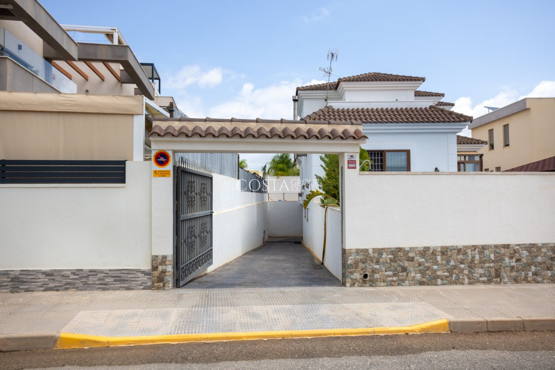 Herverkoop - Villa -
Los Montesinos - Los Montesinos Centro