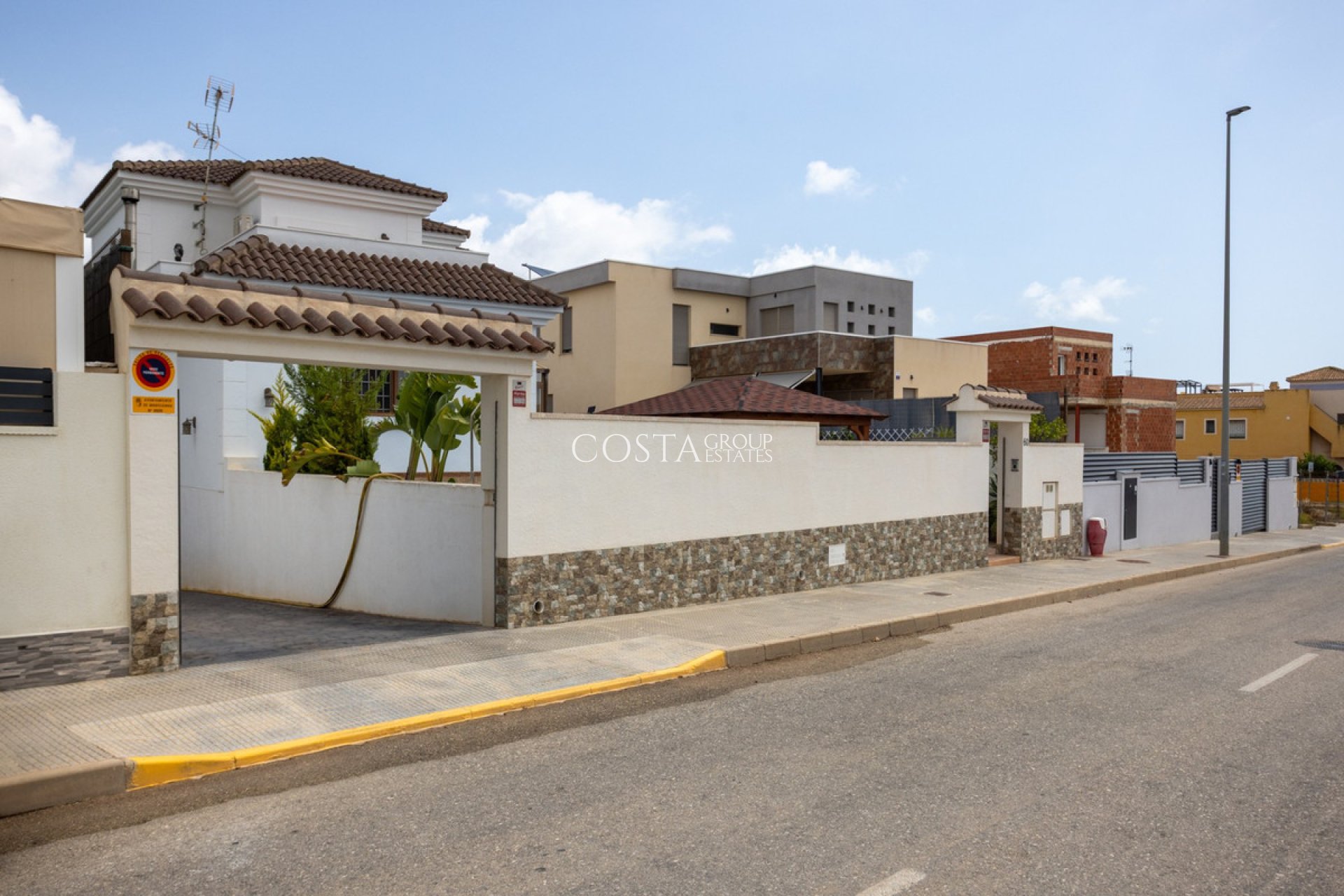 Herverkoop - Villa -
Los Montesinos - Los Montesinos Centro