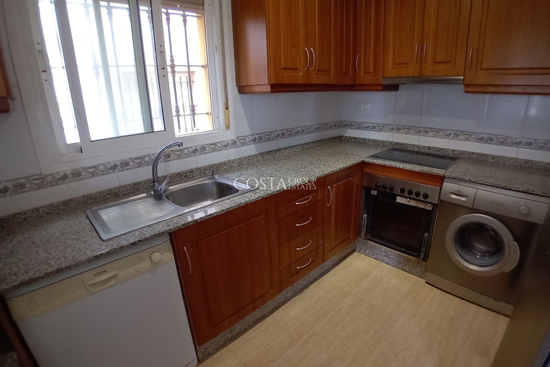 Herverkoop - Villa -
Los Montesinos - Los Montesinos Centro