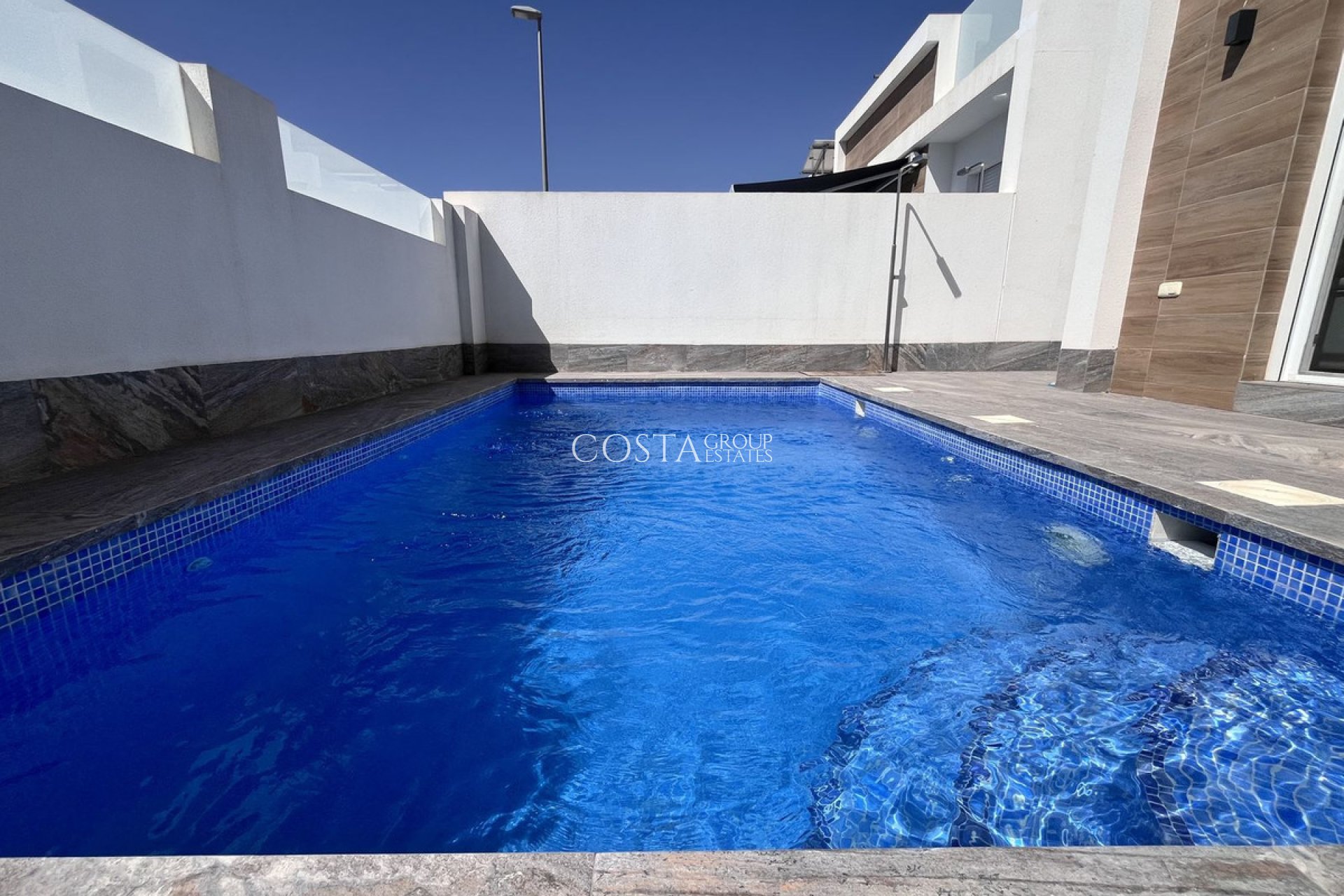 Herverkoop - Villa -
Murcia - Avileses