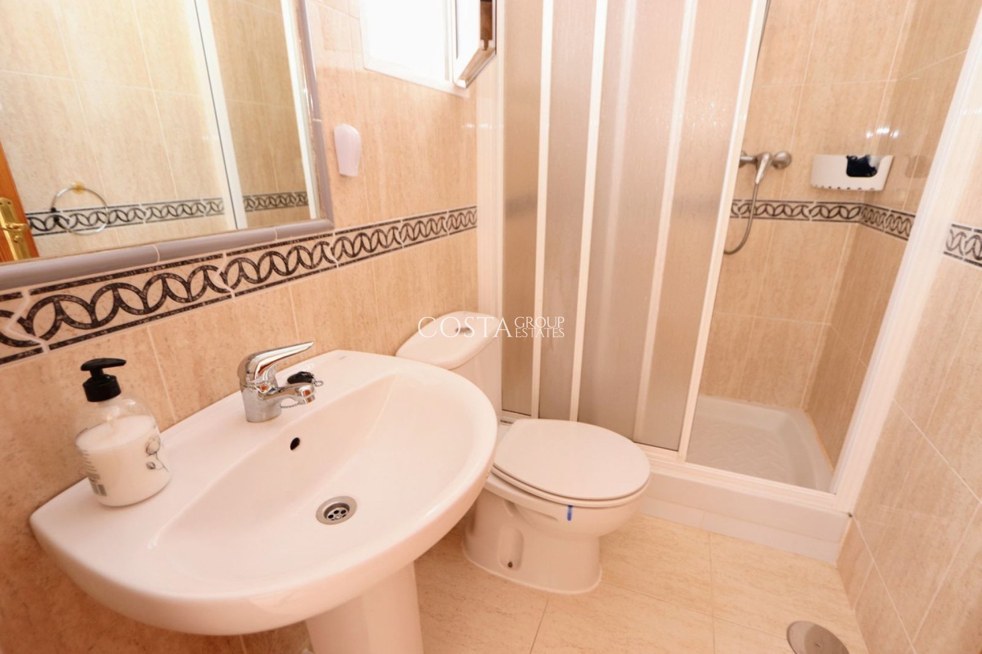 Herverkoop - Villa -
Murcia - Sucina