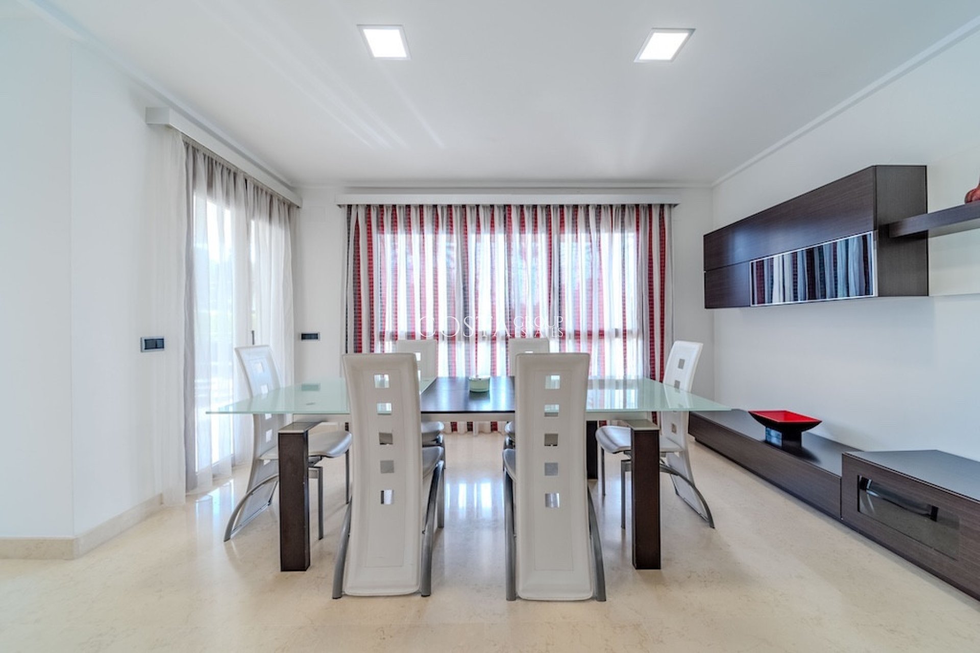 Herverkoop - Villa -
Orihuela - Cabo Roig
