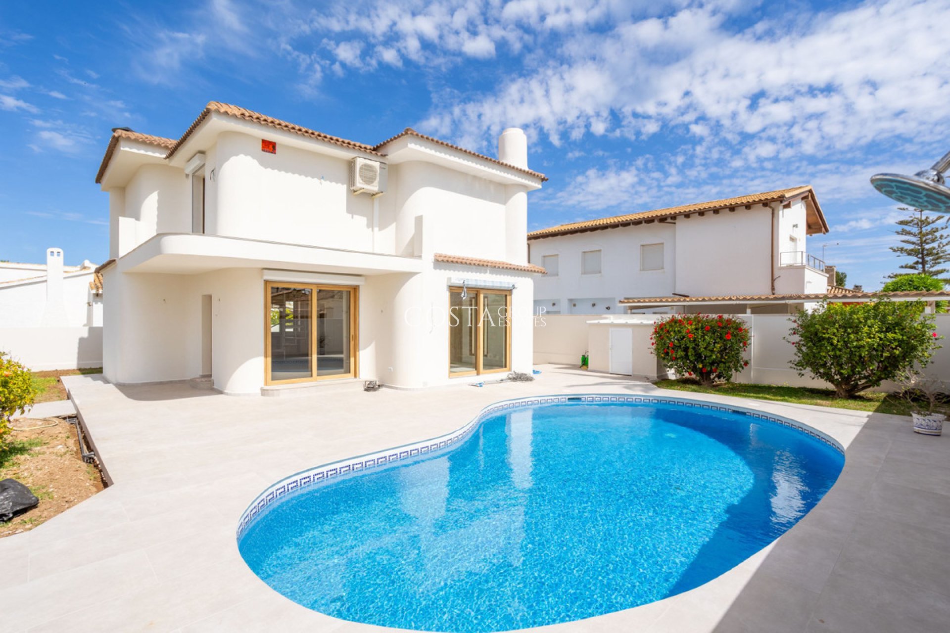 Herverkoop - Villa -
Orihuela - Cabo Roig