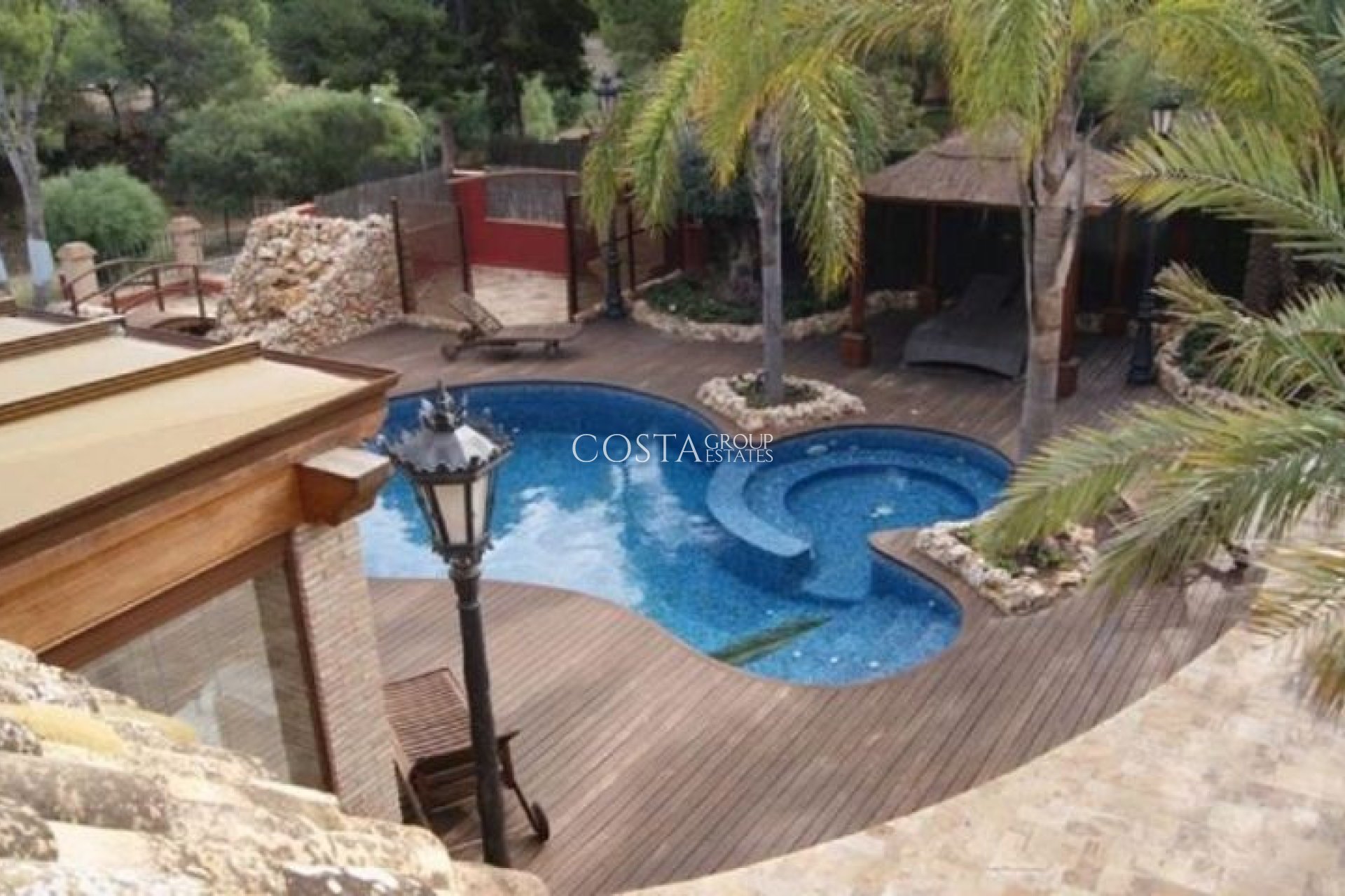 Herverkoop - Villa -
Orihuela - Campoamor