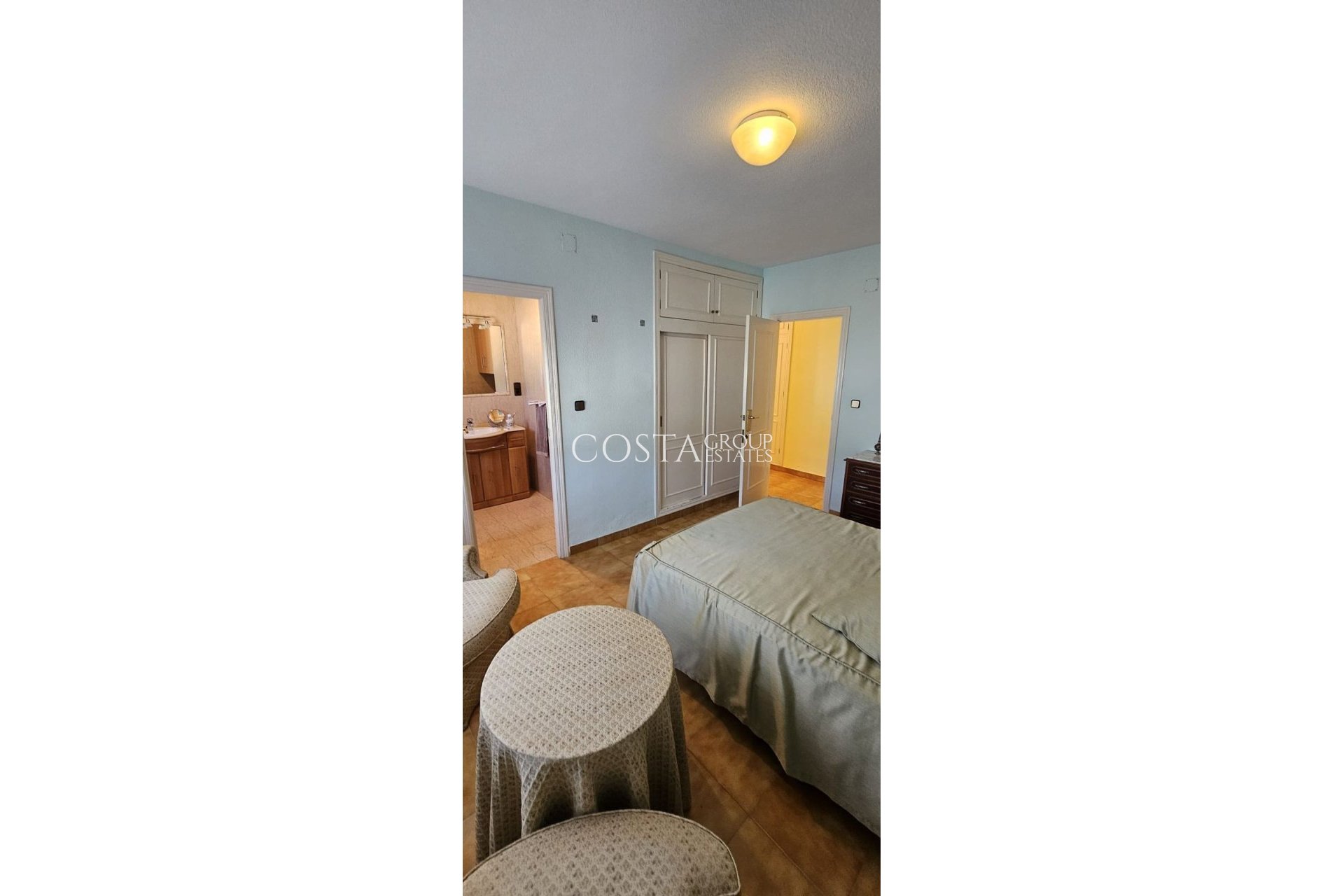 Herverkoop - Villa -
Orihuela - Campoamor