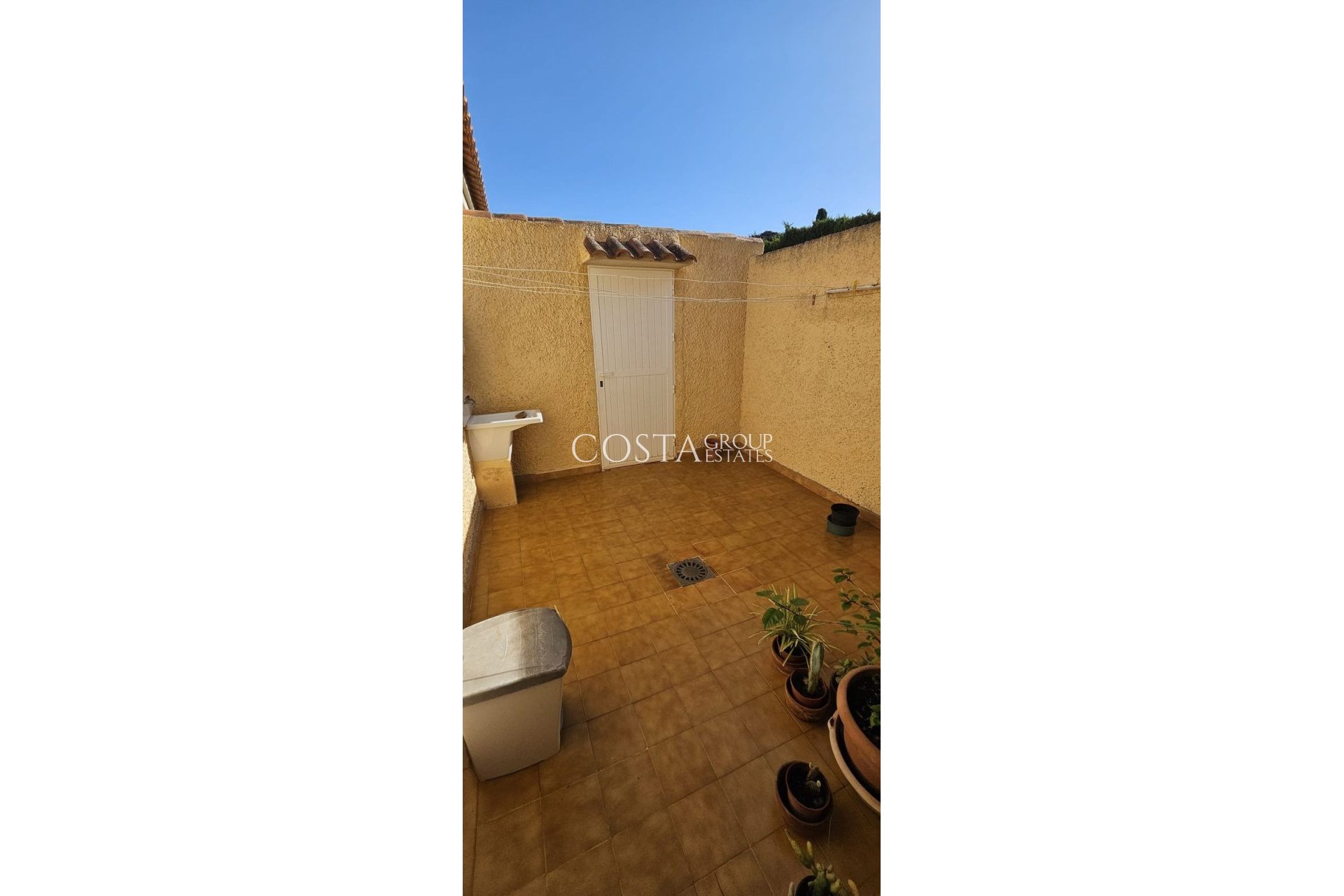 Herverkoop - Villa -
Orihuela - Campoamor