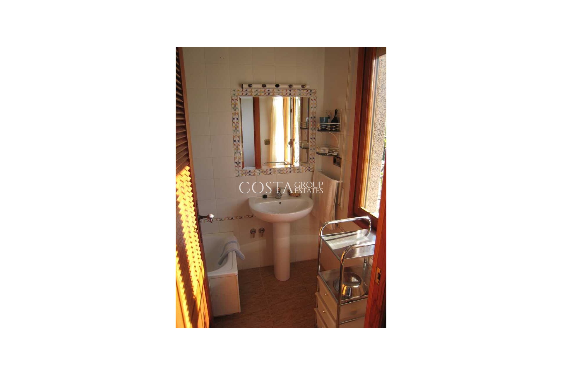 Herverkoop - Villa -
Orihuela - Campoamor