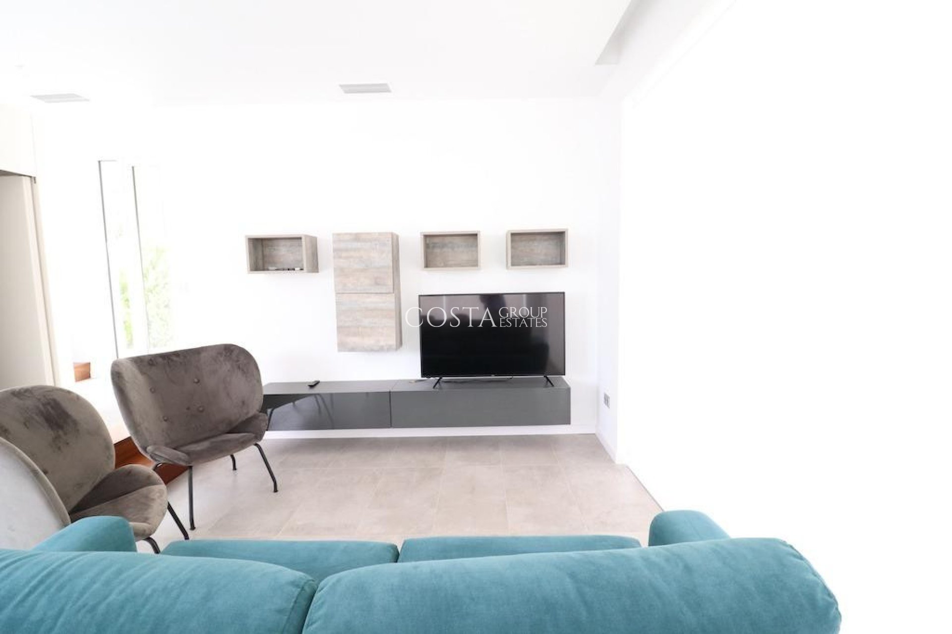 Herverkoop - Villa -
Orihuela - Campoamor