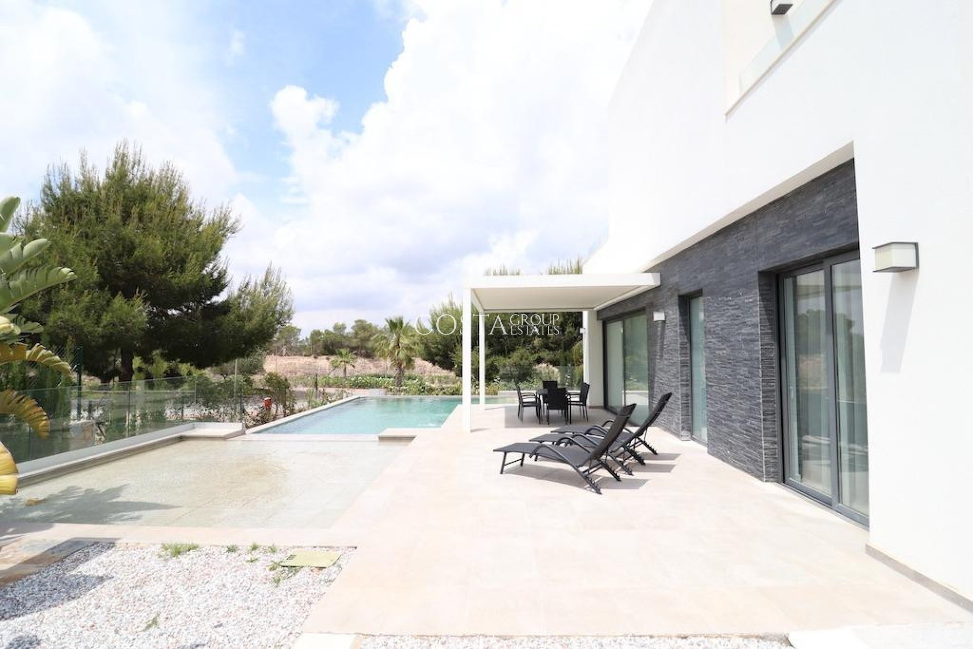 Herverkoop - Villa -
Orihuela - Campoamor