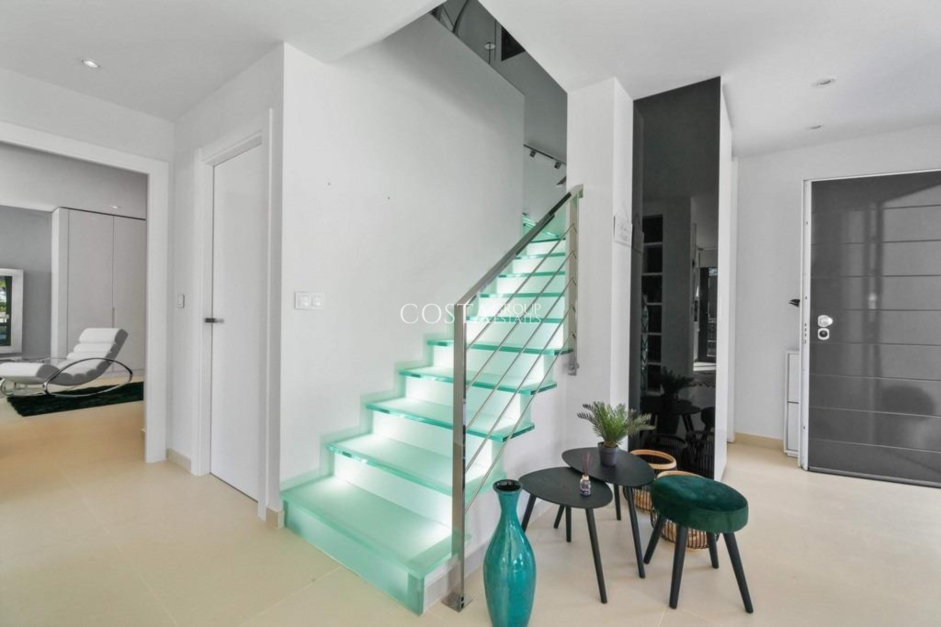 Herverkoop - Villa -
Orihuela - Campoamor