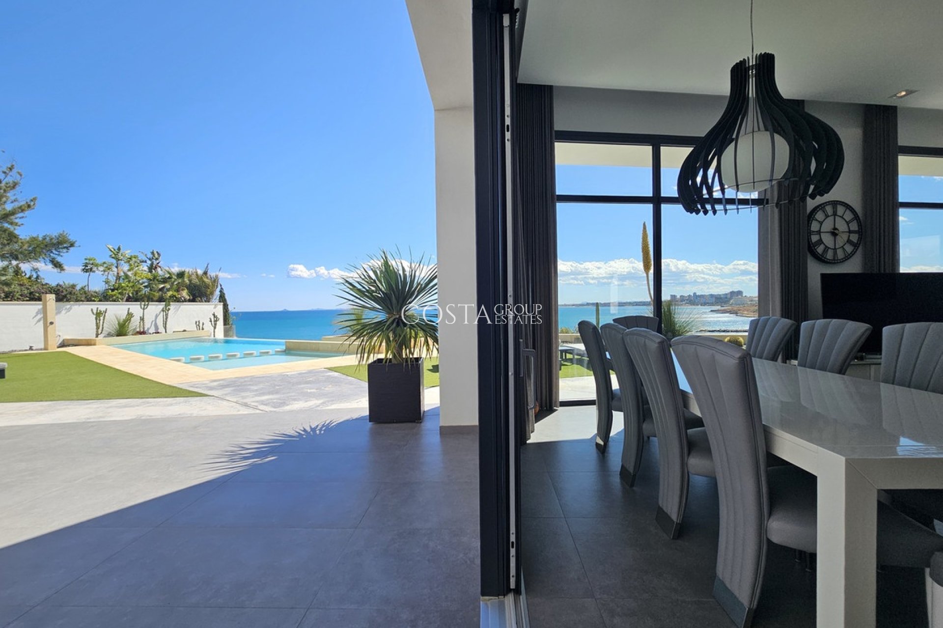 Herverkoop - Villa -
Orihuela Costa - Cabo Roig