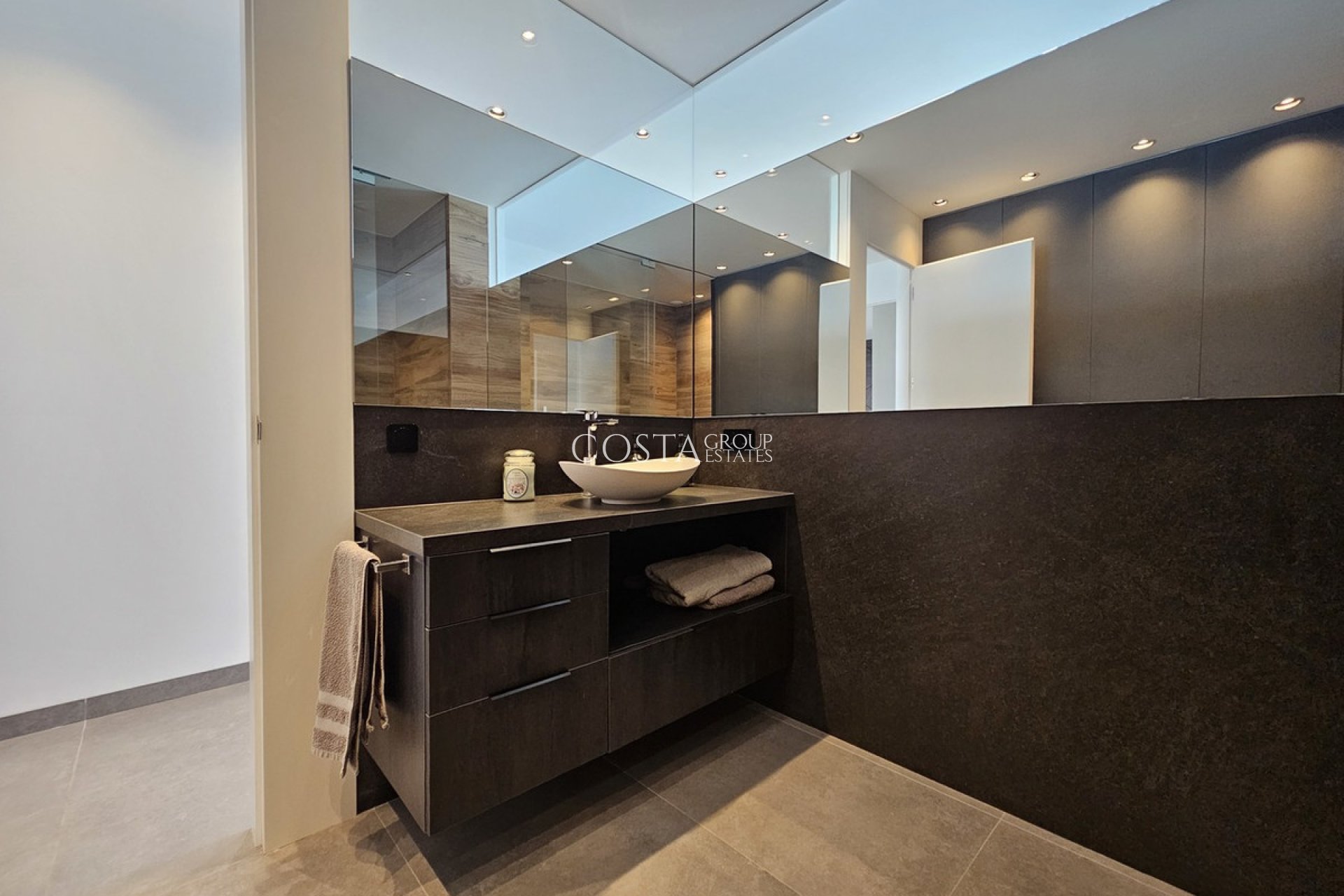 Herverkoop - Villa -
Orihuela Costa - Cabo Roig