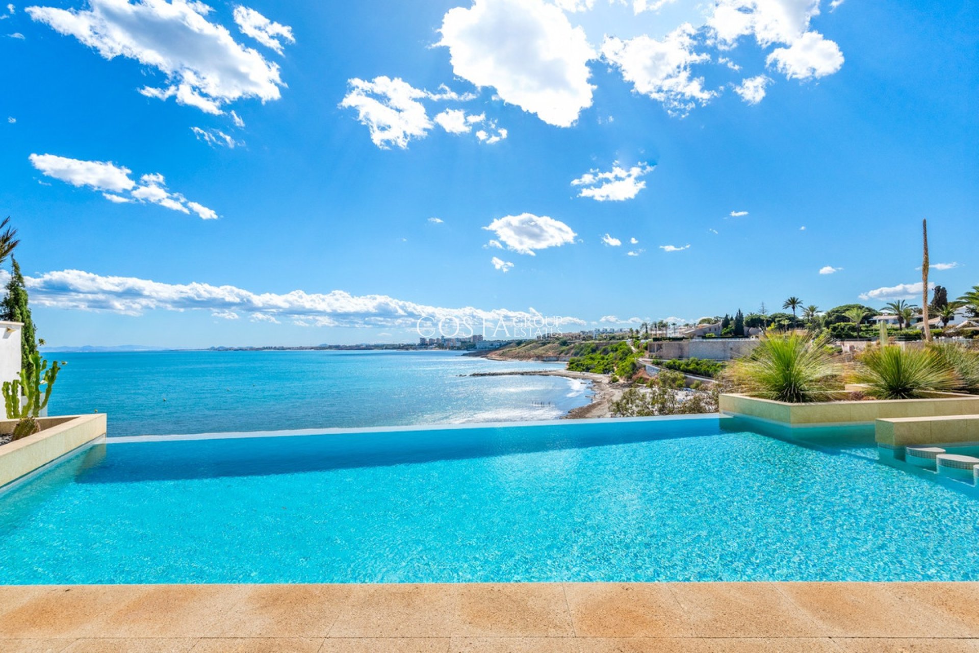 Herverkoop - Villa -
Orihuela Costa - Cabo Roig