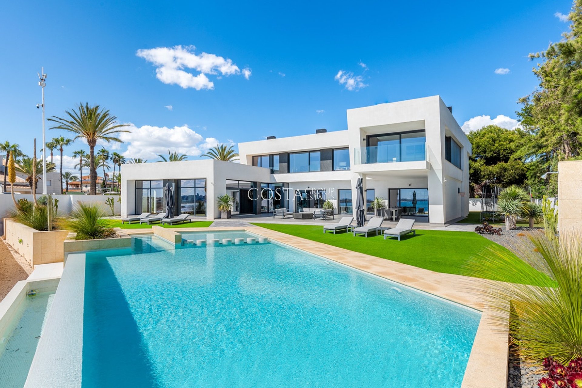 Herverkoop - Villa -
Orihuela Costa - Cabo Roig
