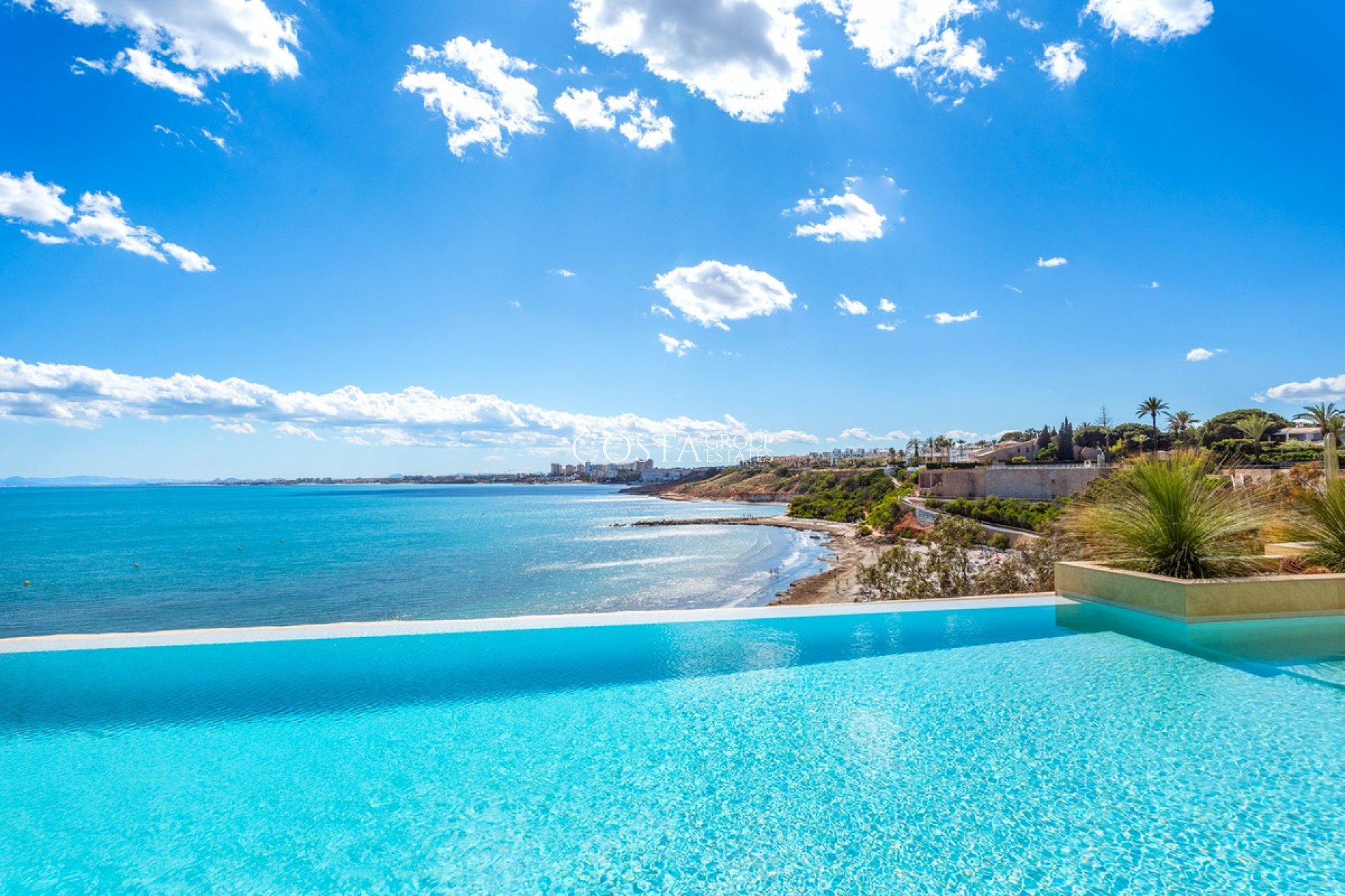 Herverkoop - Villa -
Orihuela Costa - Cabo Roig