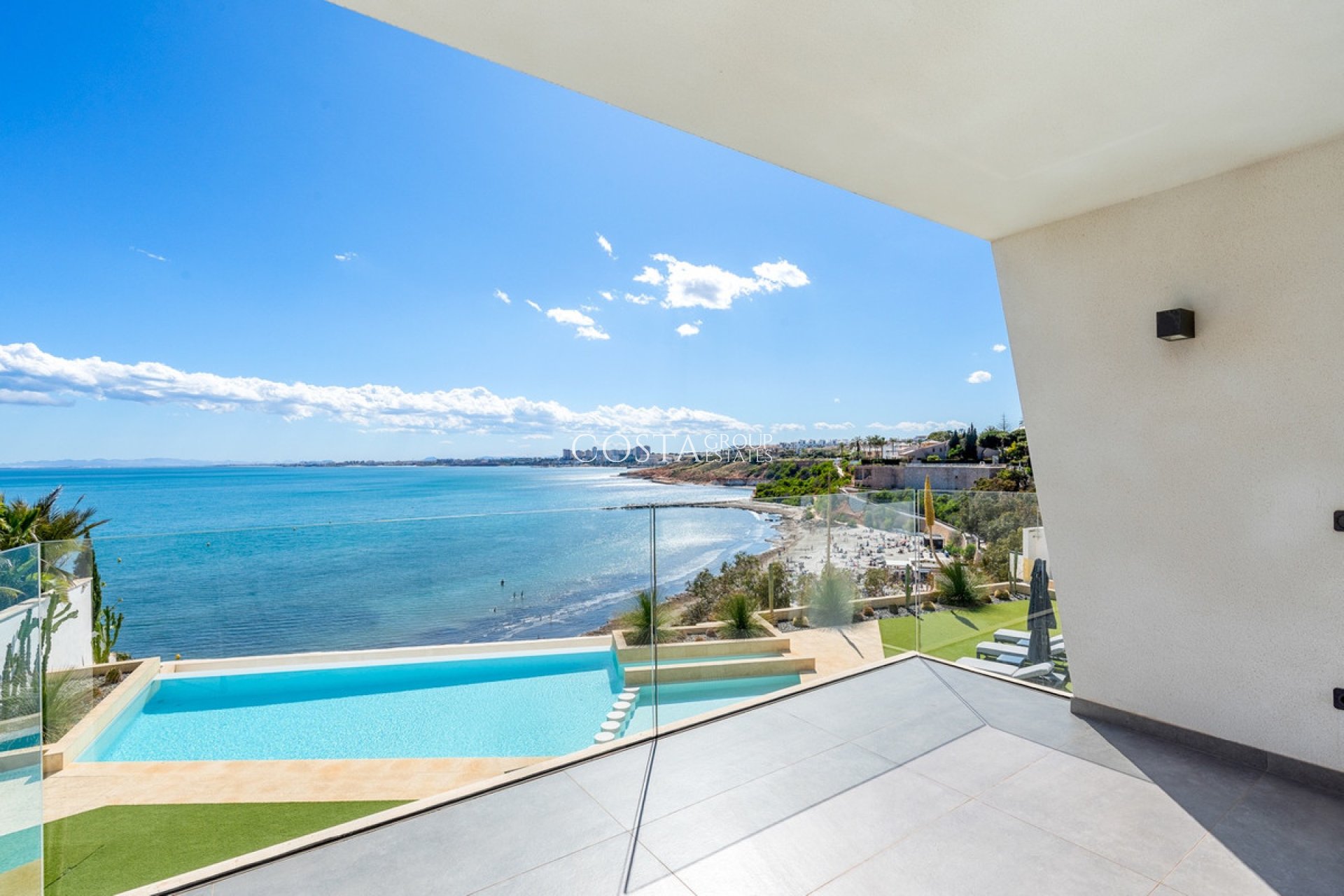Herverkoop - Villa -
Orihuela Costa - Cabo Roig