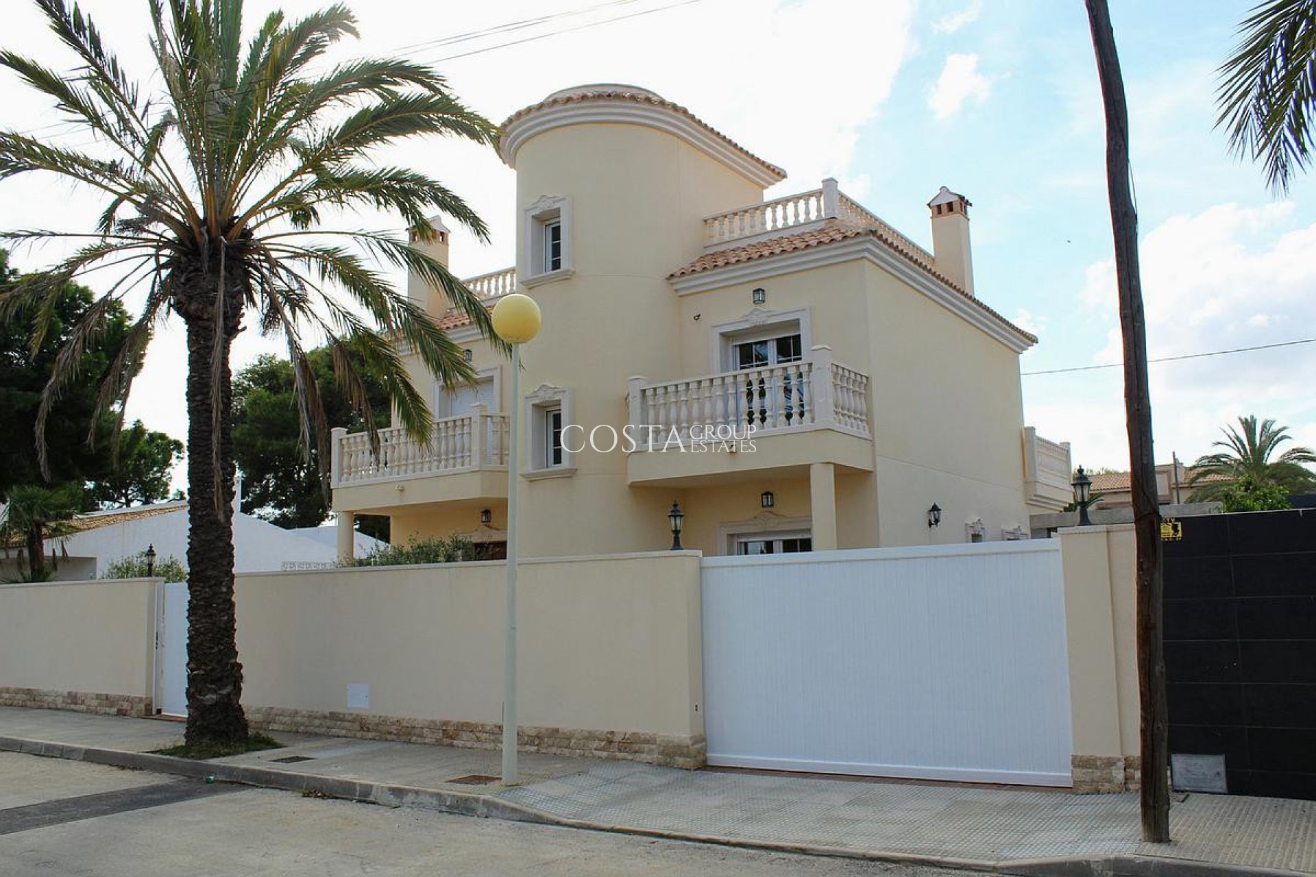 Herverkoop - Villa -
Orihuela Costa - Cabo Roig