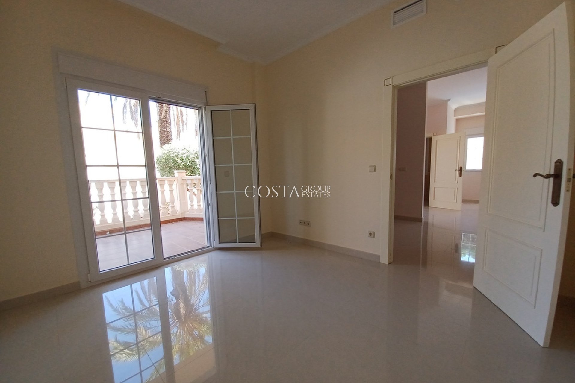 Herverkoop - Villa -
Orihuela Costa - Cabo Roig