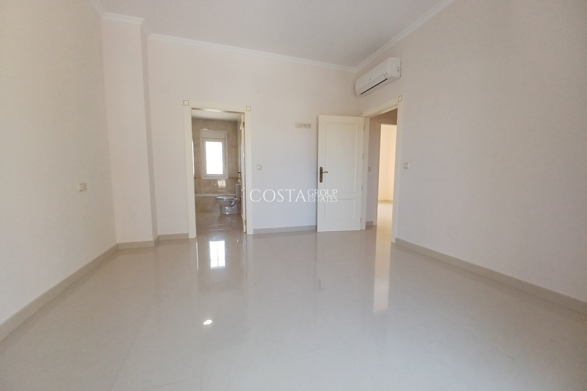 Herverkoop - Villa -
Orihuela Costa - Cabo Roig