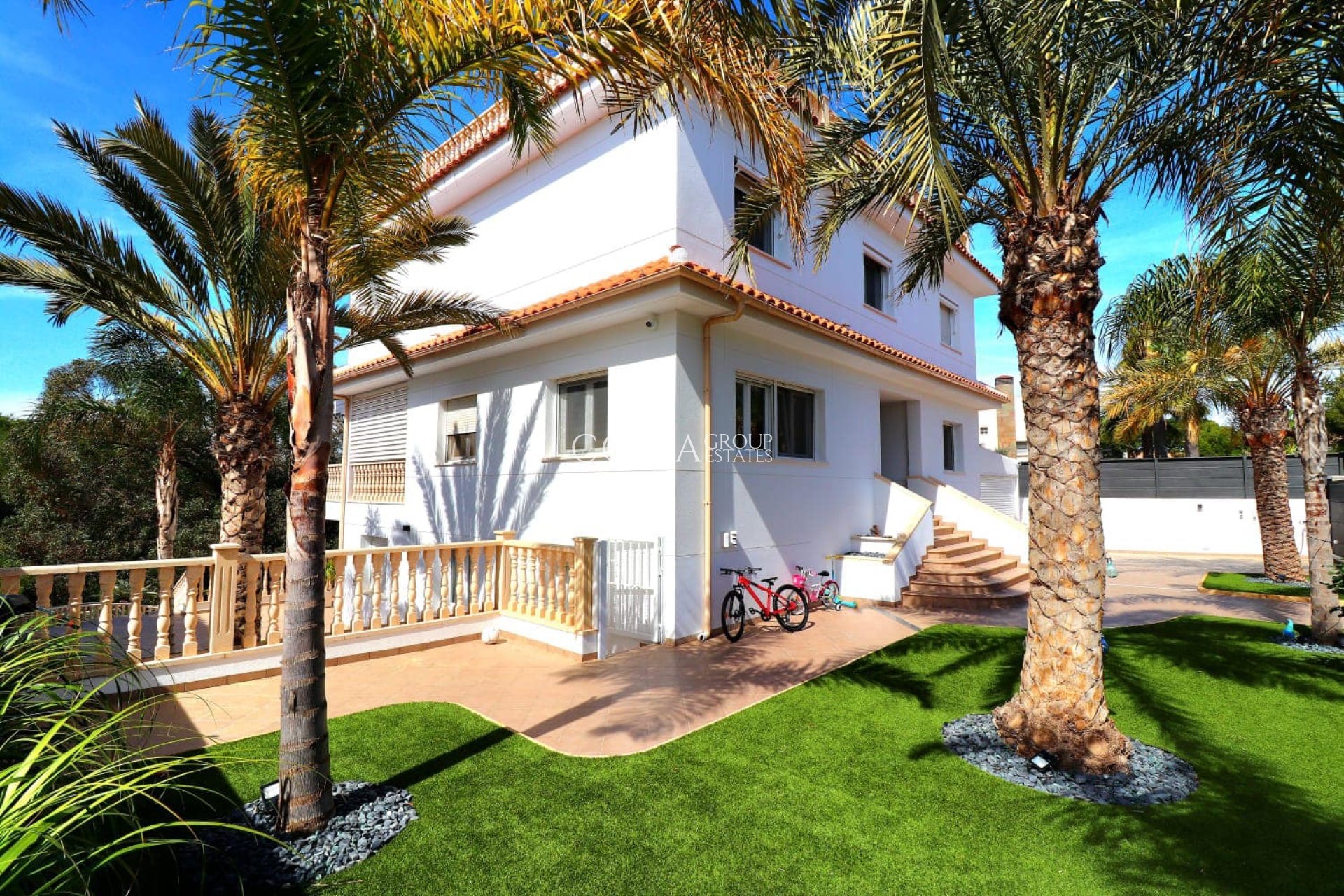 Herverkoop - Villa -
Orihuela Costa - Campoamor