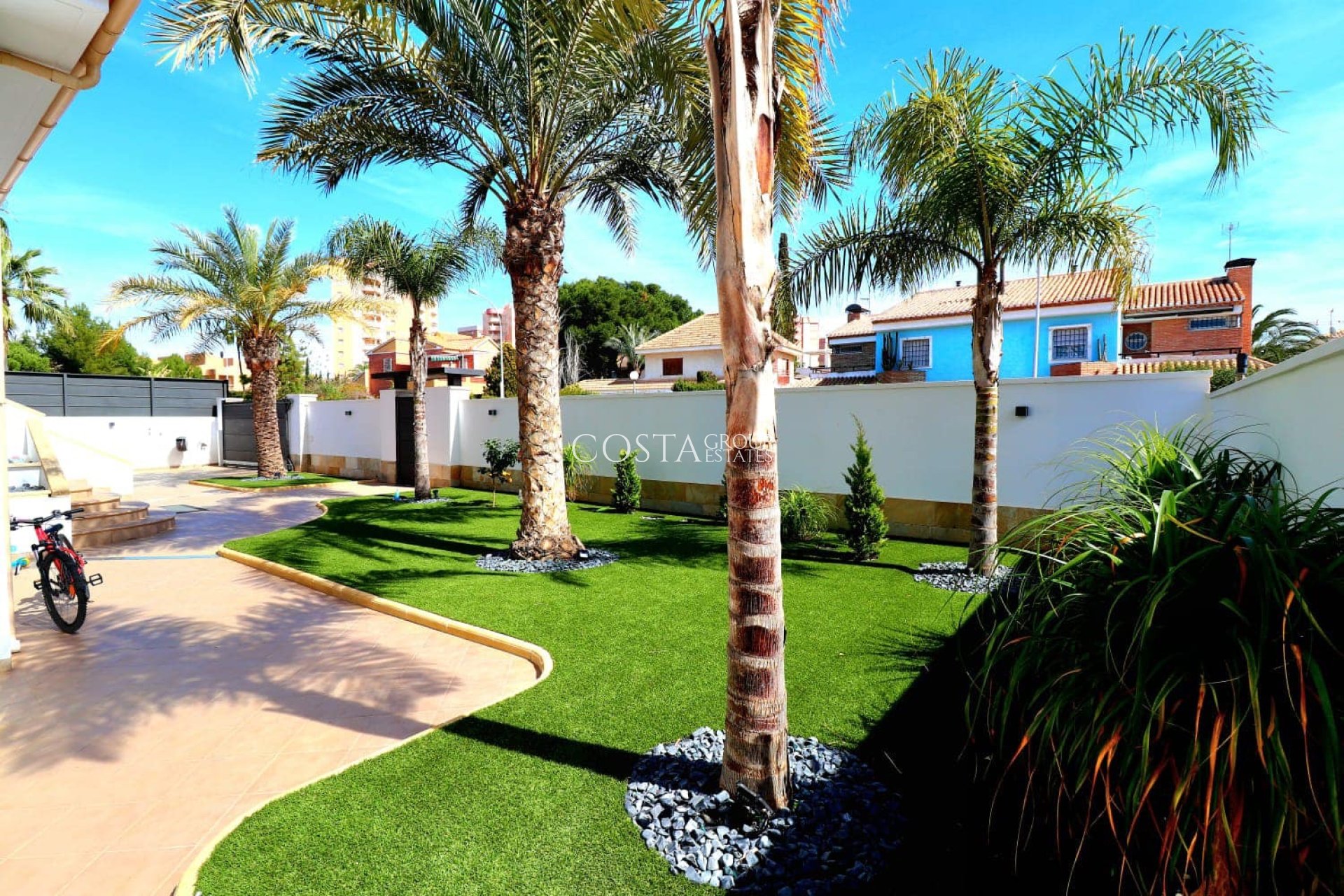 Herverkoop - Villa -
Orihuela Costa - Campoamor
