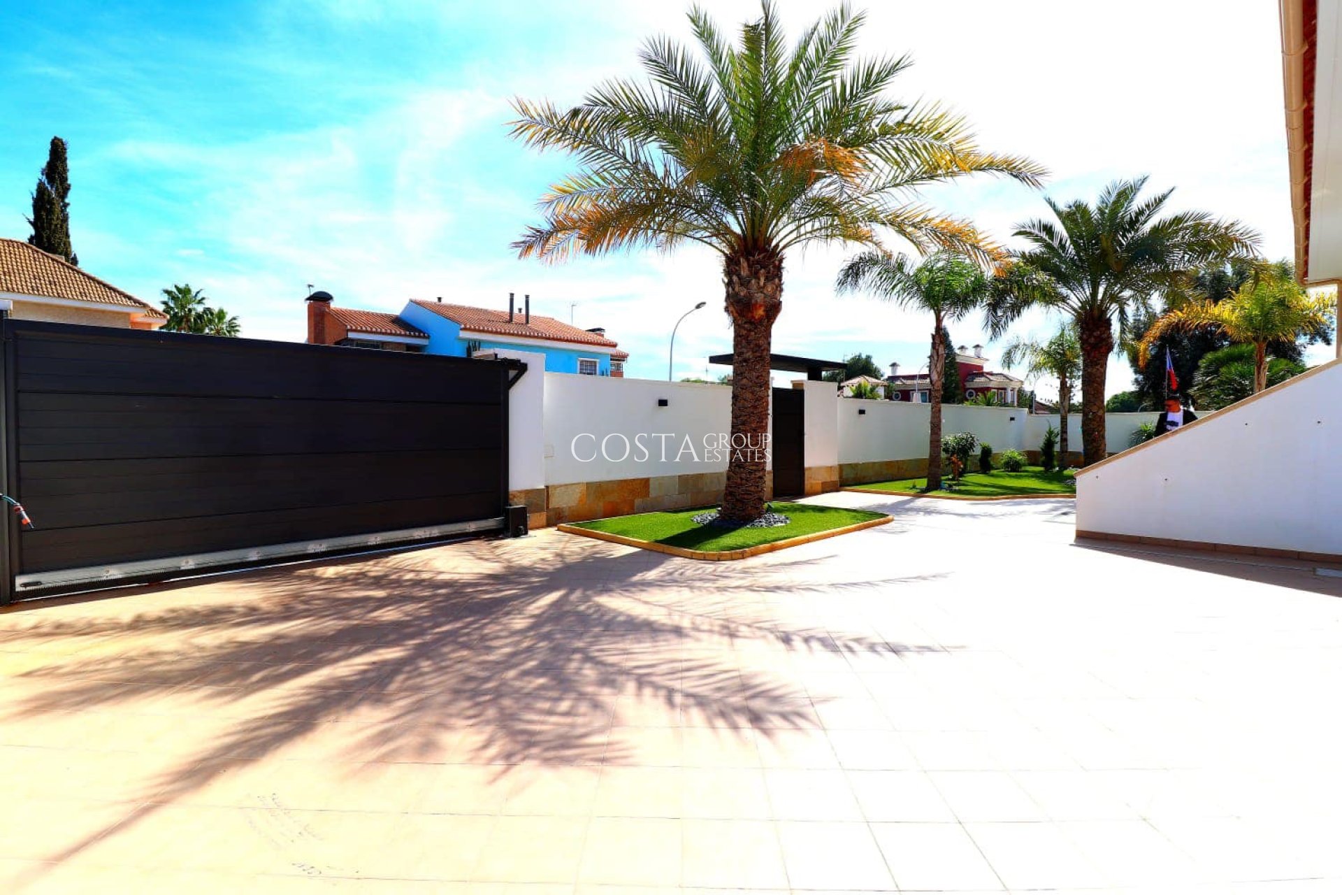 Herverkoop - Villa -
Orihuela Costa - Campoamor