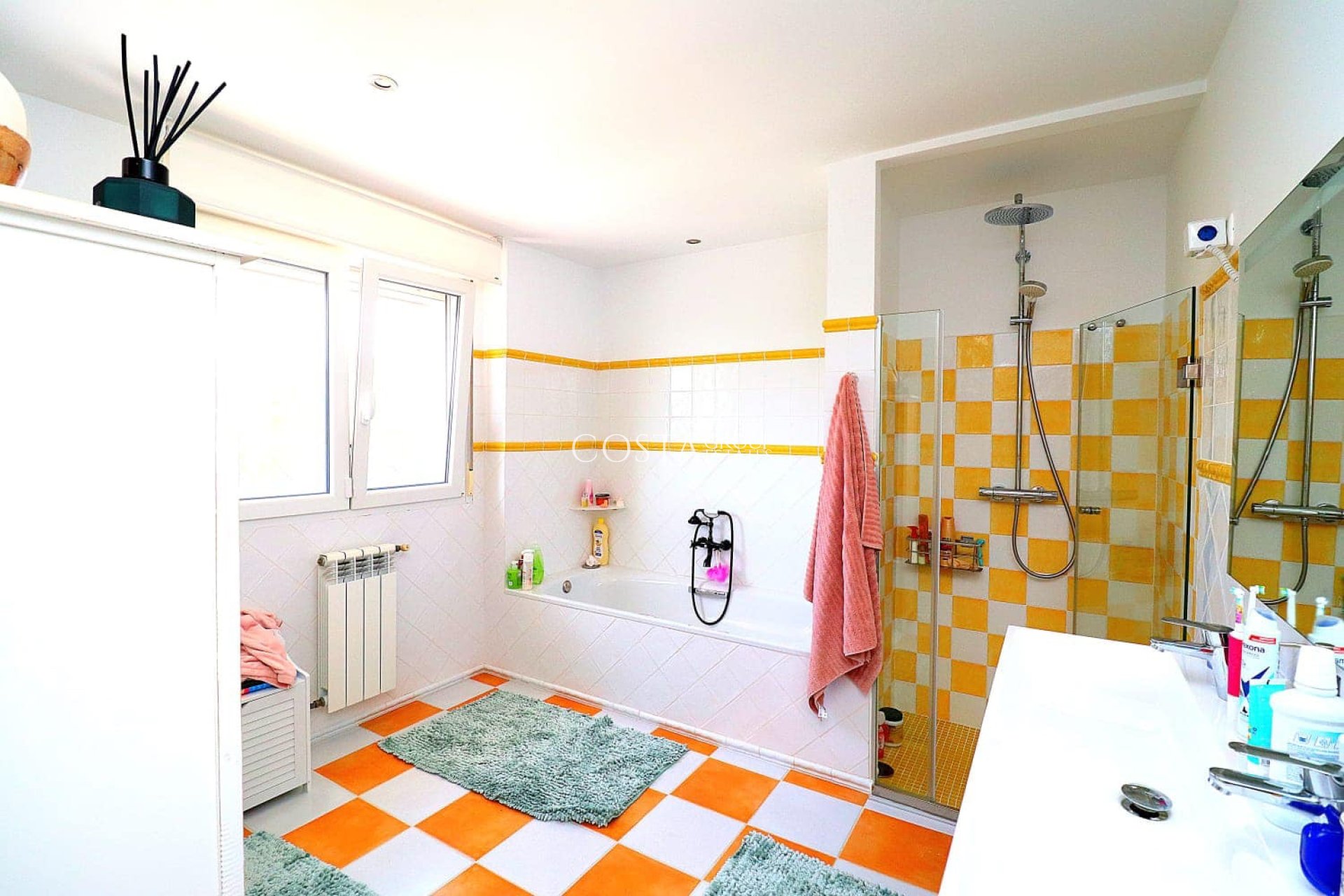 Herverkoop - Villa -
Orihuela Costa - Campoamor