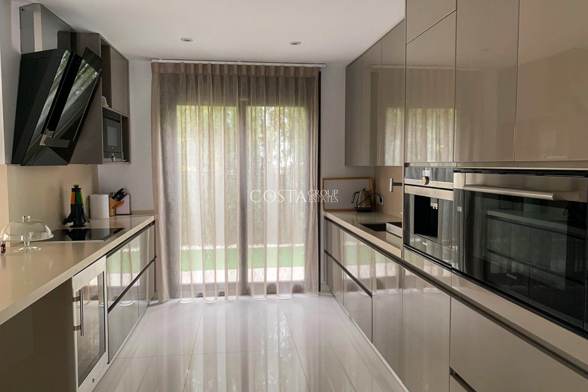 Herverkoop - Villa -
Orihuela Costa - Campoamor