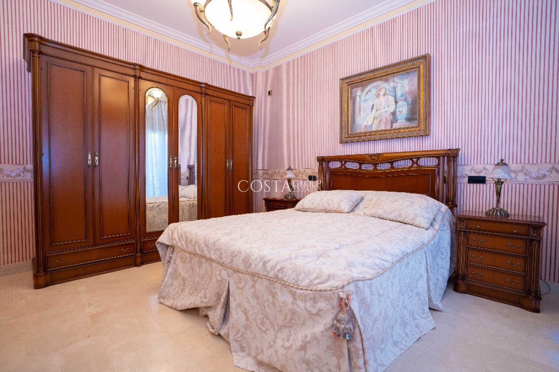 Herverkoop - Villa -
Orihuela Costa - Campoamor