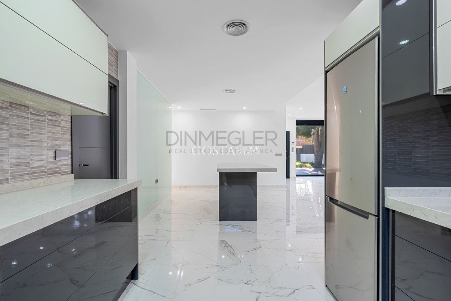 Herverkoop - Villa -
Orihuela Costa - Campoamor