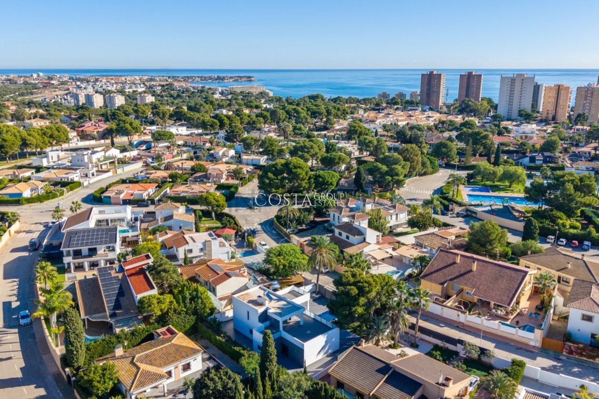 Herverkoop - Villa -
Orihuela Costa - Campoamor