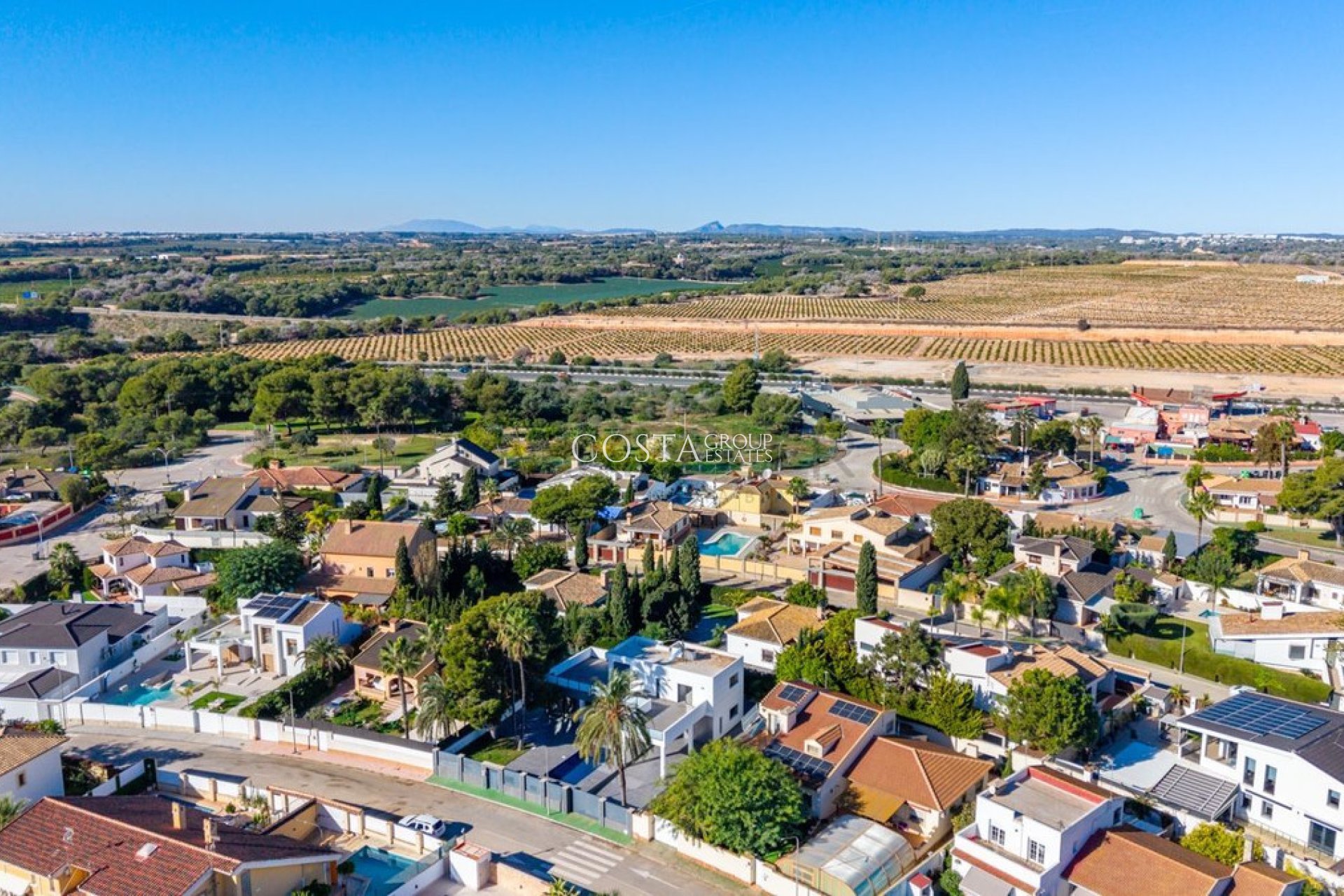 Herverkoop - Villa -
Orihuela Costa - Campoamor