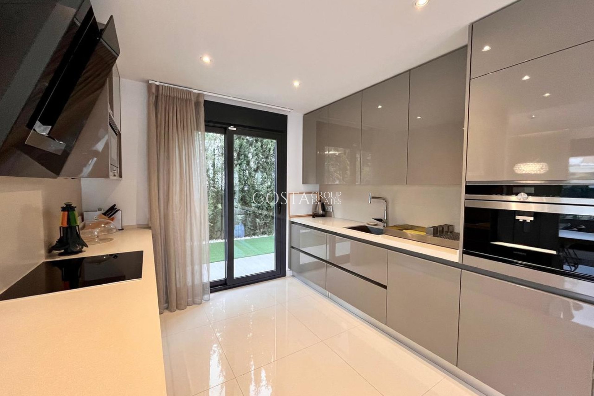 Herverkoop - Villa -
Orihuela Costa - Dehesa de Campoamor