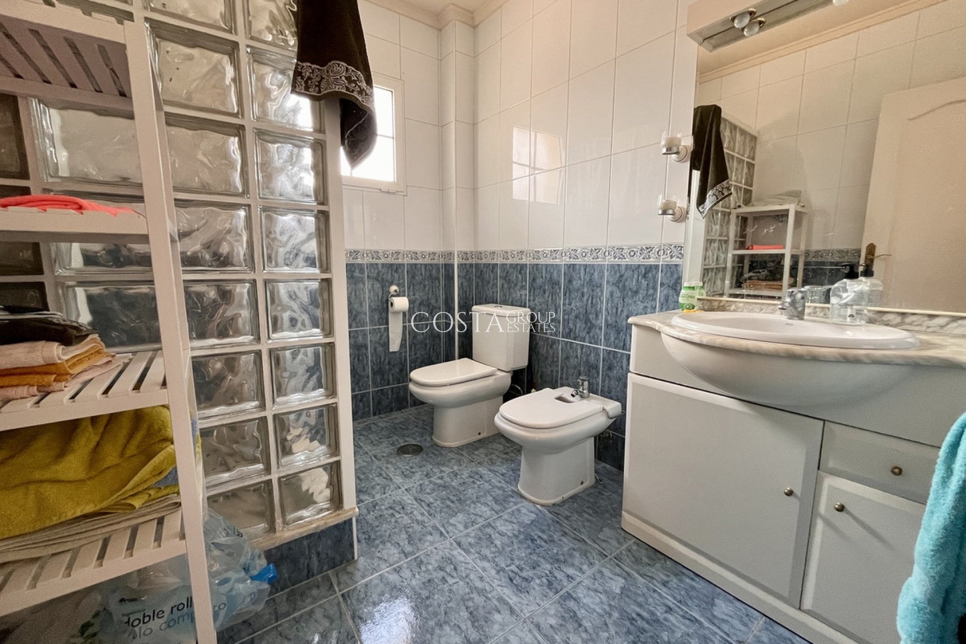 Herverkoop - Villa -
Orihuela Costa - La Zenia