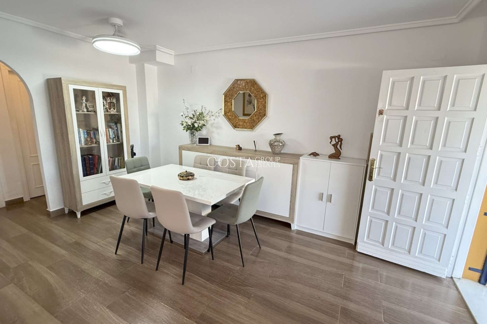 Herverkoop - Villa -
Orihuela Costa - La Zenia