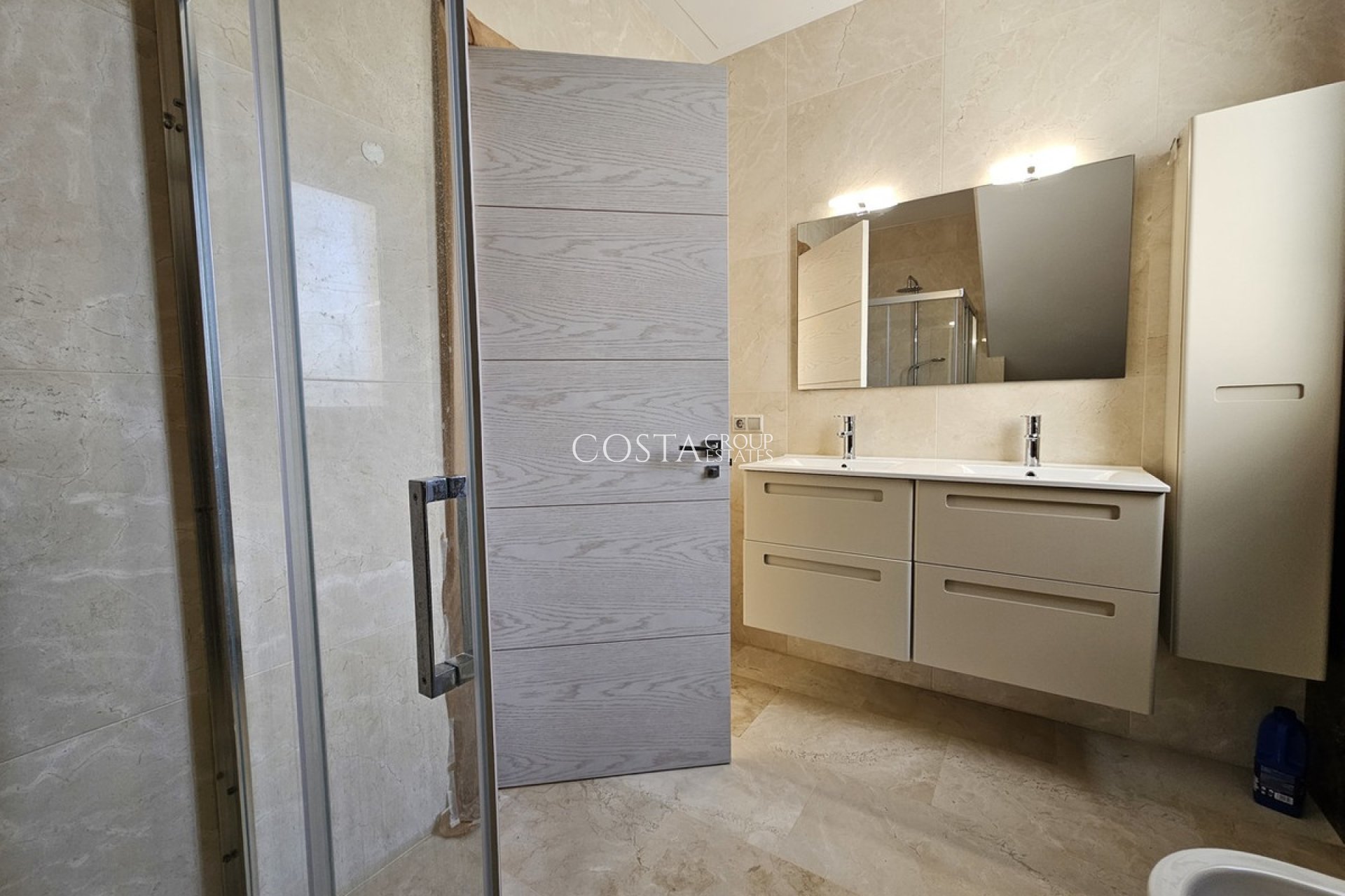 Herverkoop - Villa -
Orihuela Costa - La Zenia