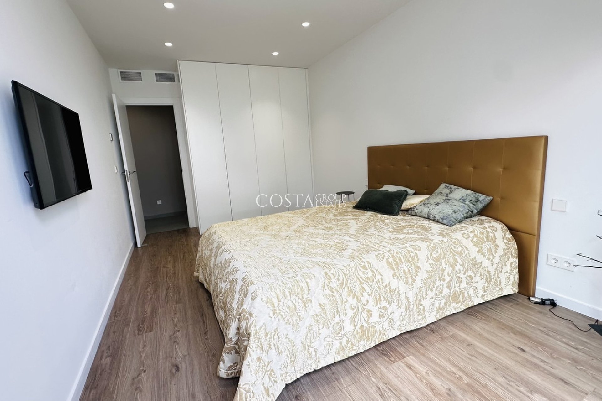 Herverkoop - Villa -
Orihuela Costa - Las Colinas Golf